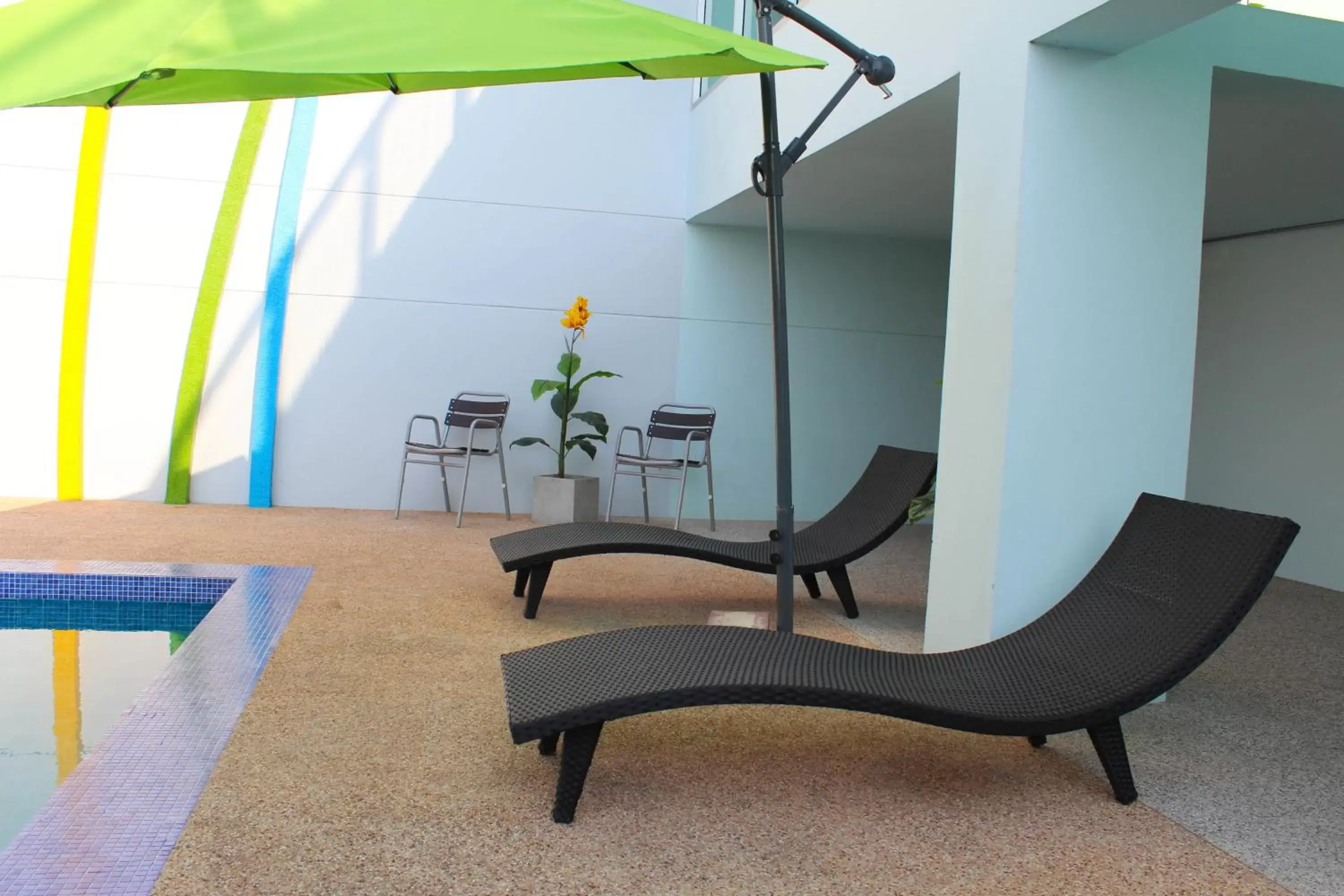 Swimming pool in 42C The Chic Hotel Swimming pool in 42C The Chic Hotel