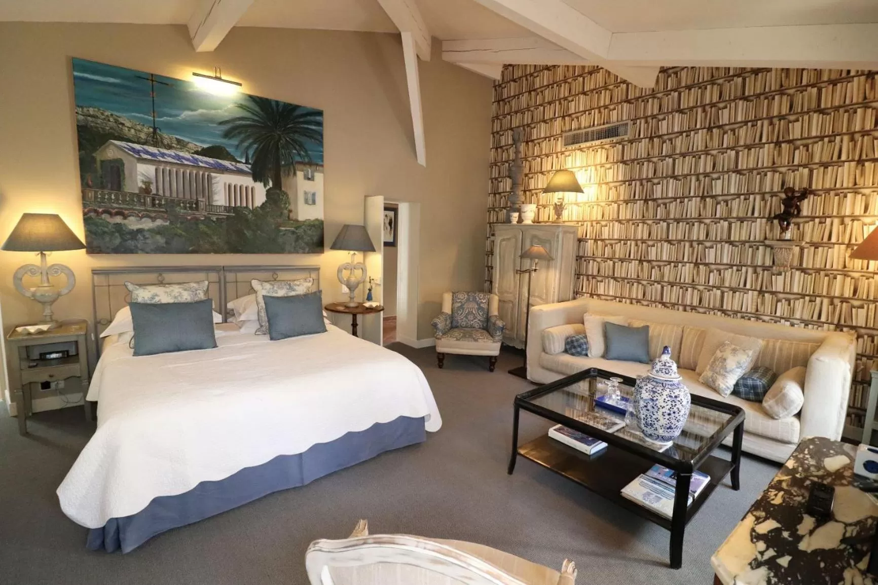 Photo of the whole room, Bed in La Maison du Frene