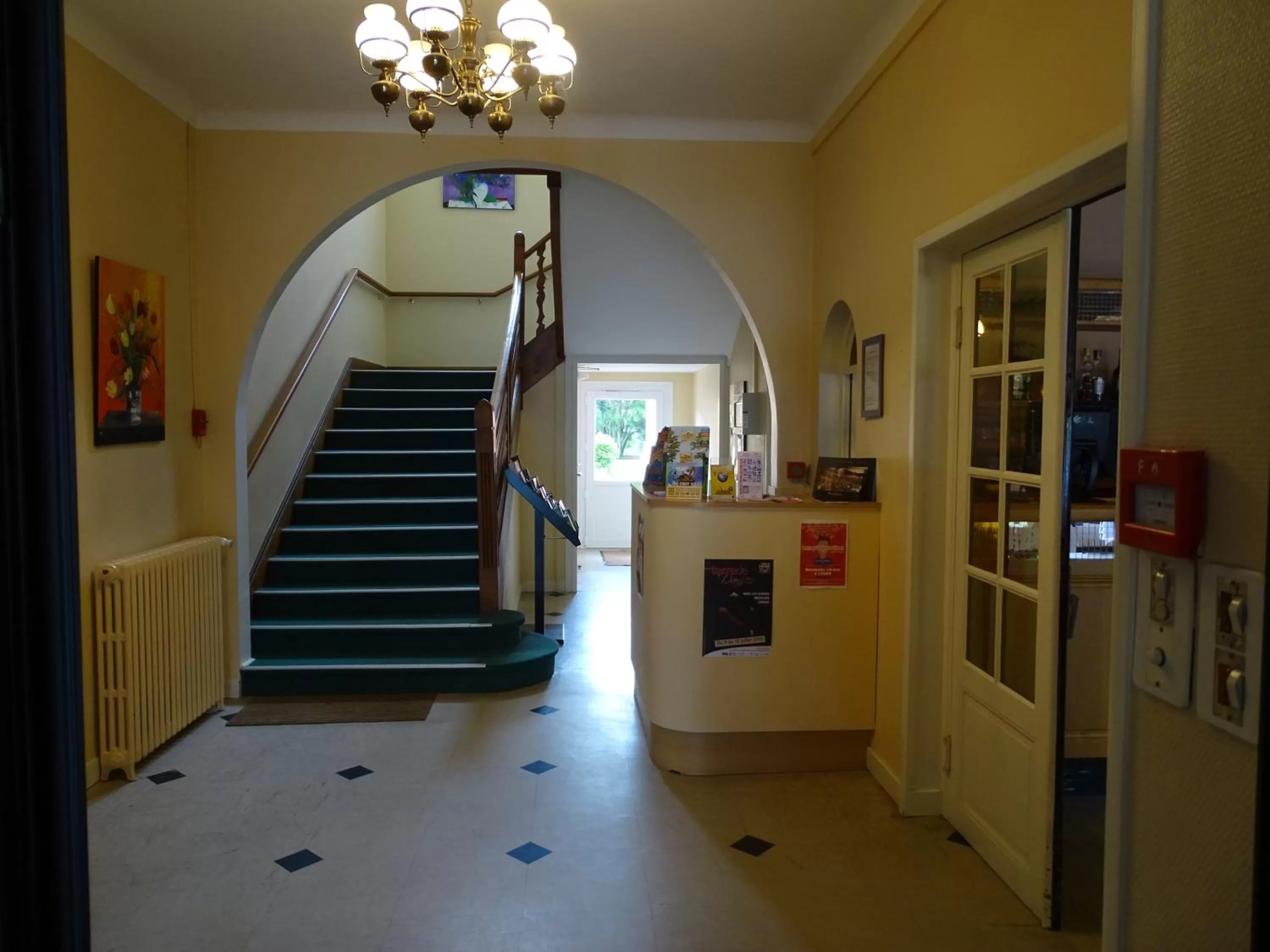 Lobby or reception in Hotel du Cheval Blanc