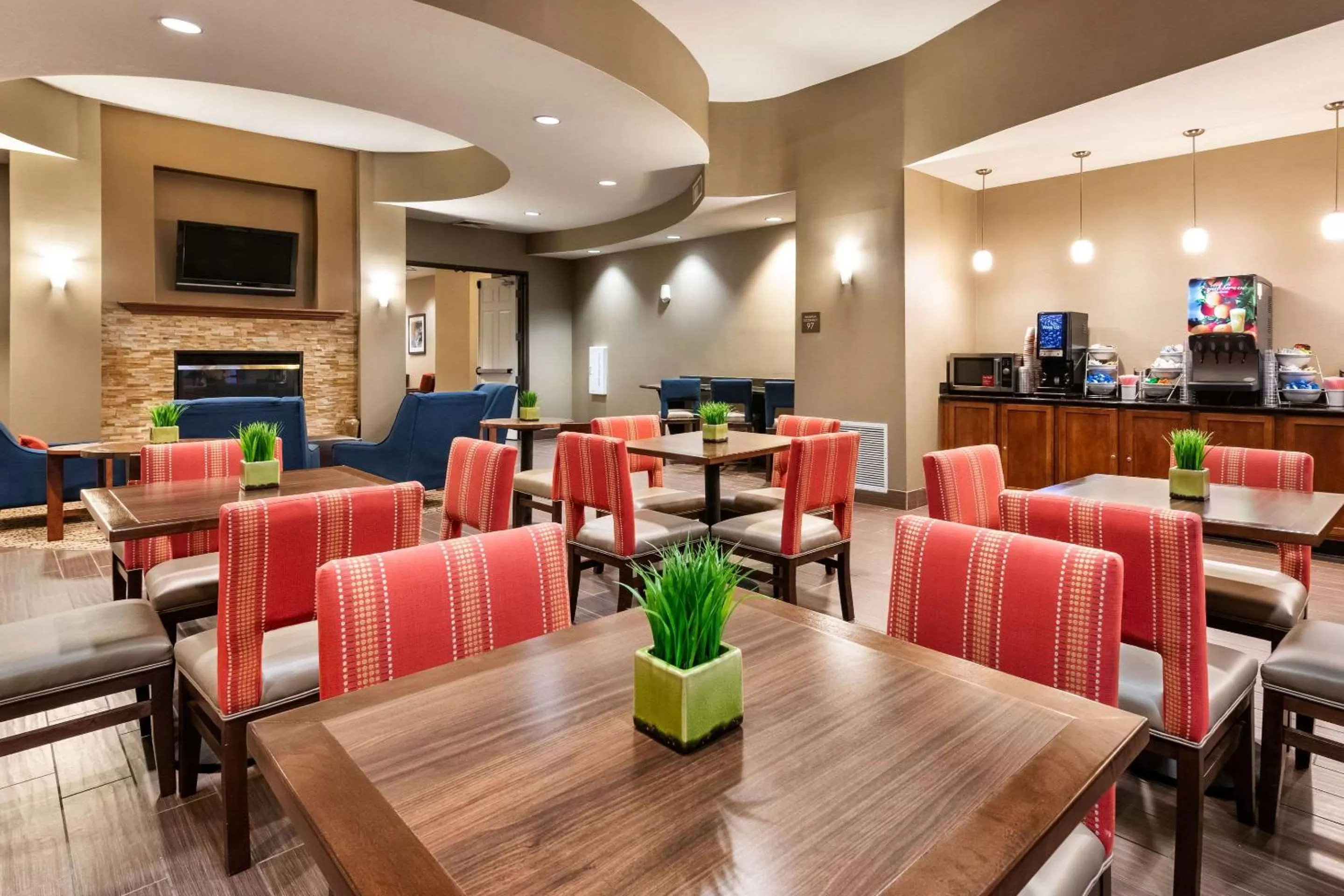 Restaurant/places to eat in Comfort Suites Goodyear-West Phoenix