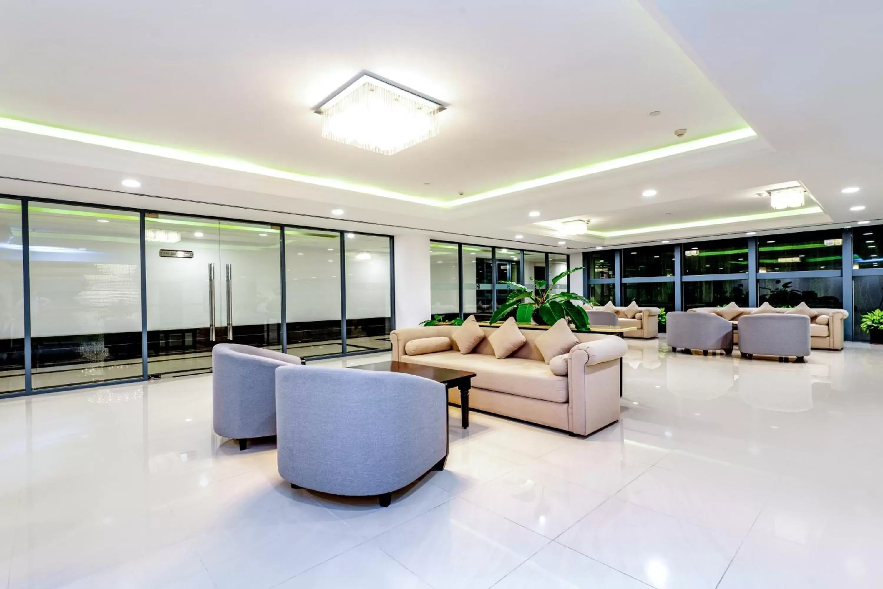 Seating area, Lobby/Reception in Becamex Hotel New City