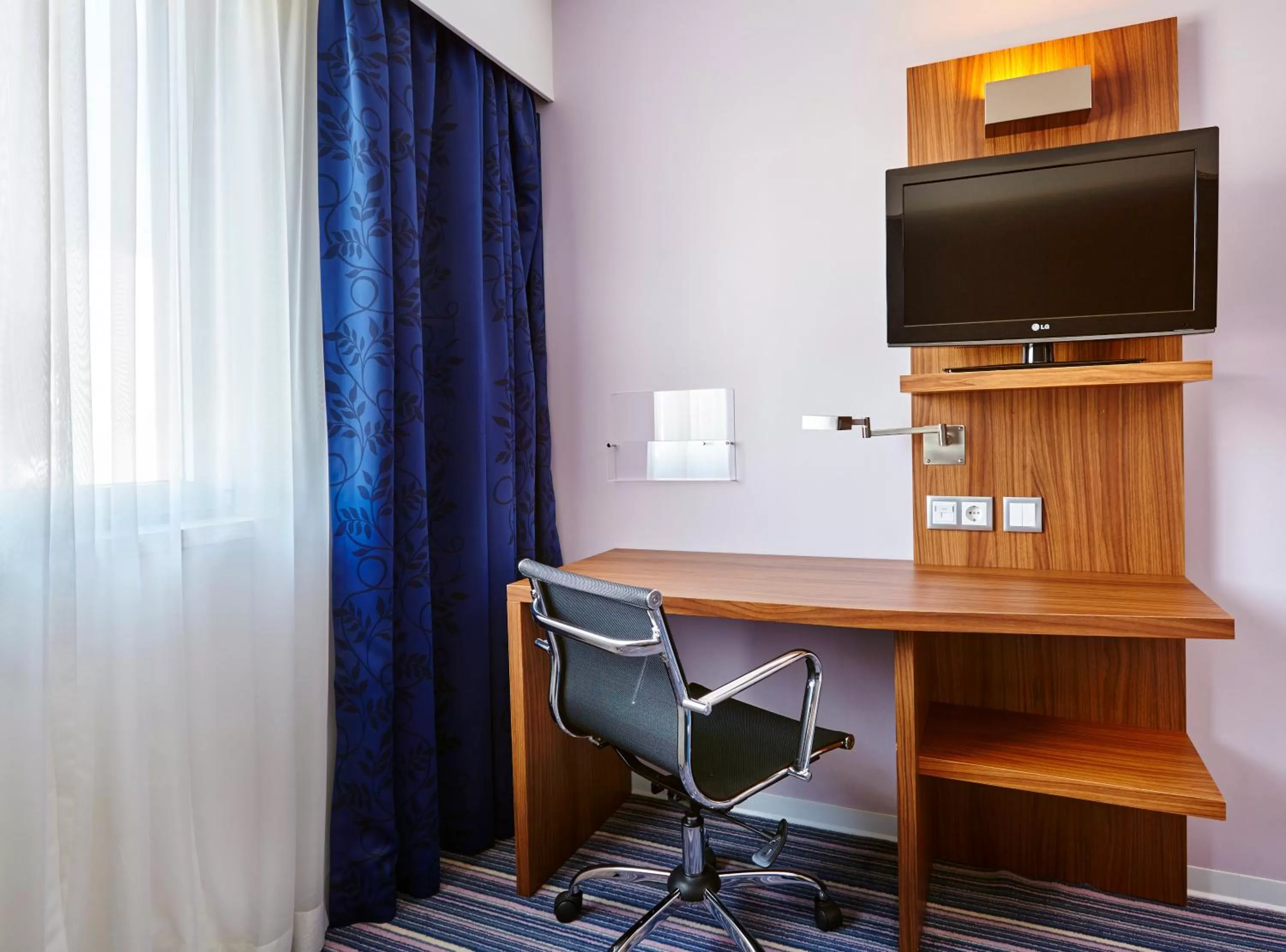 Photo of the whole room in Holiday Inn Express Lisbon Alfragide by IHG