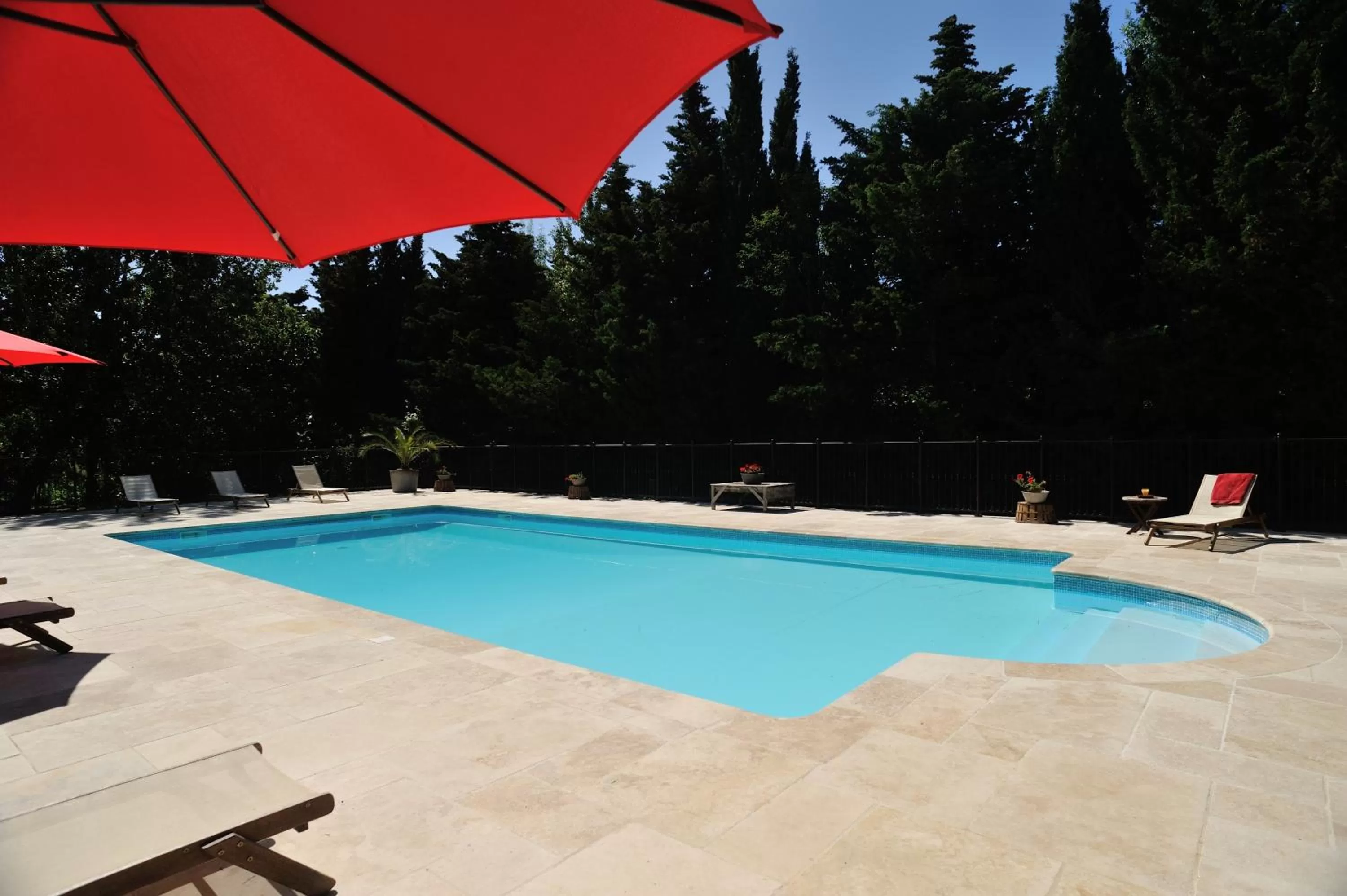 Swimming pool in Chambres d'Hotes Domaine des Machottes