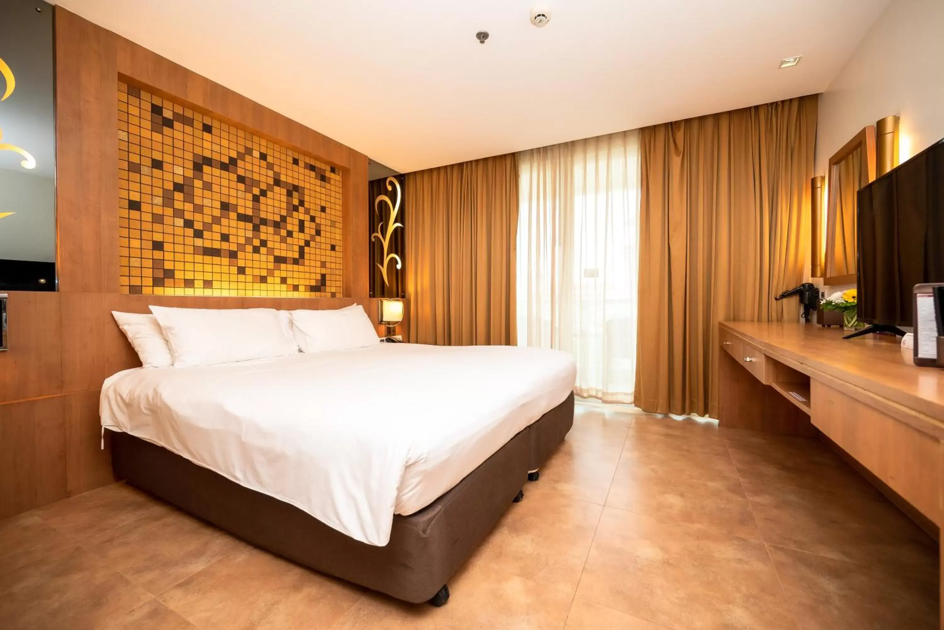 Bedroom, Bed in Centara Nova Hotel and Spa Pattaya