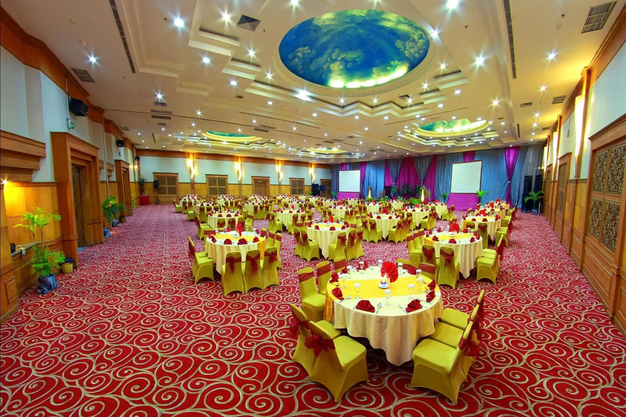 Banquet/Function facilities, Banquet Facilities in Rocky Plaza Hotel Padang
