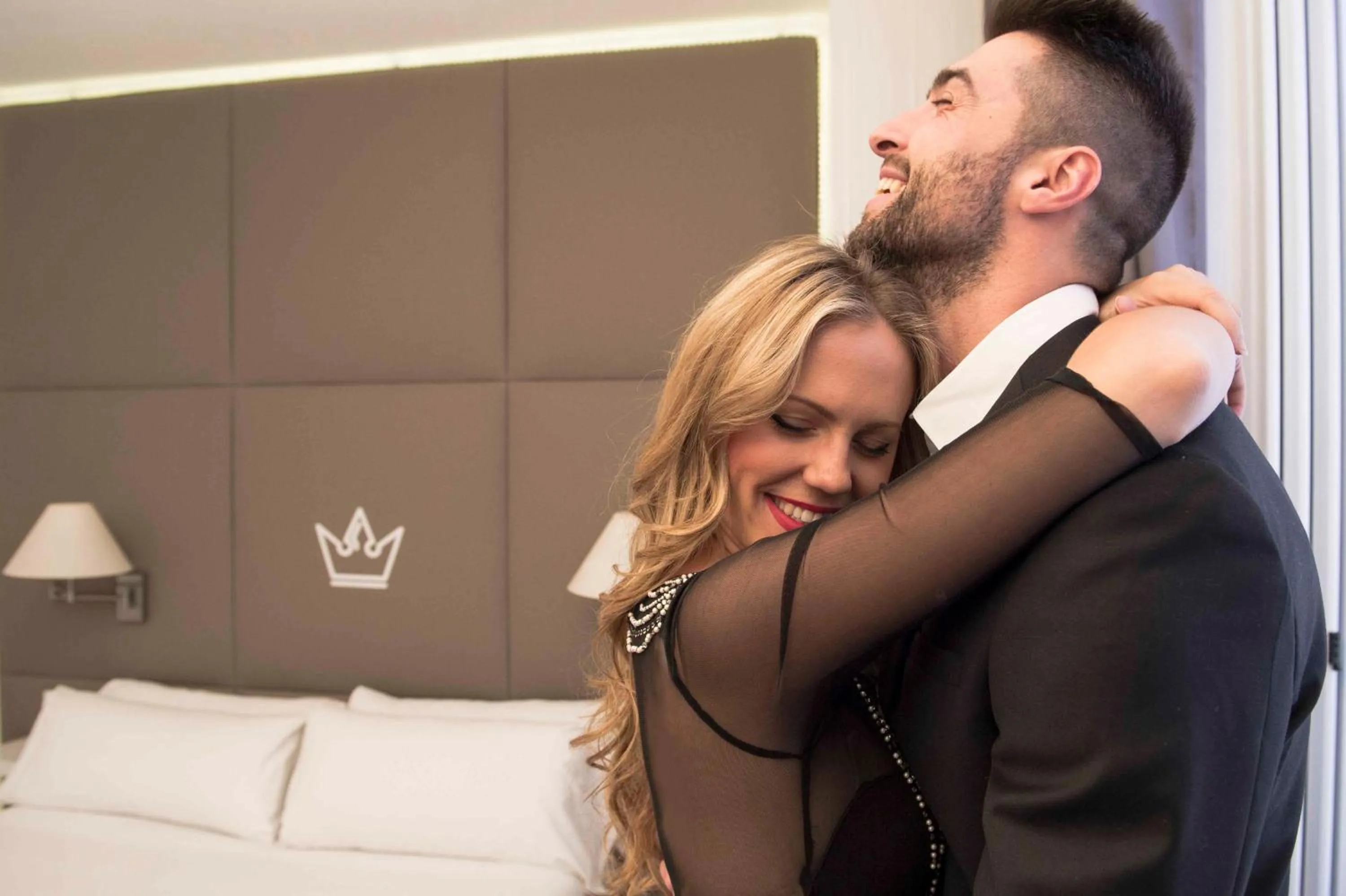 People, Bed in Erase un Hotel