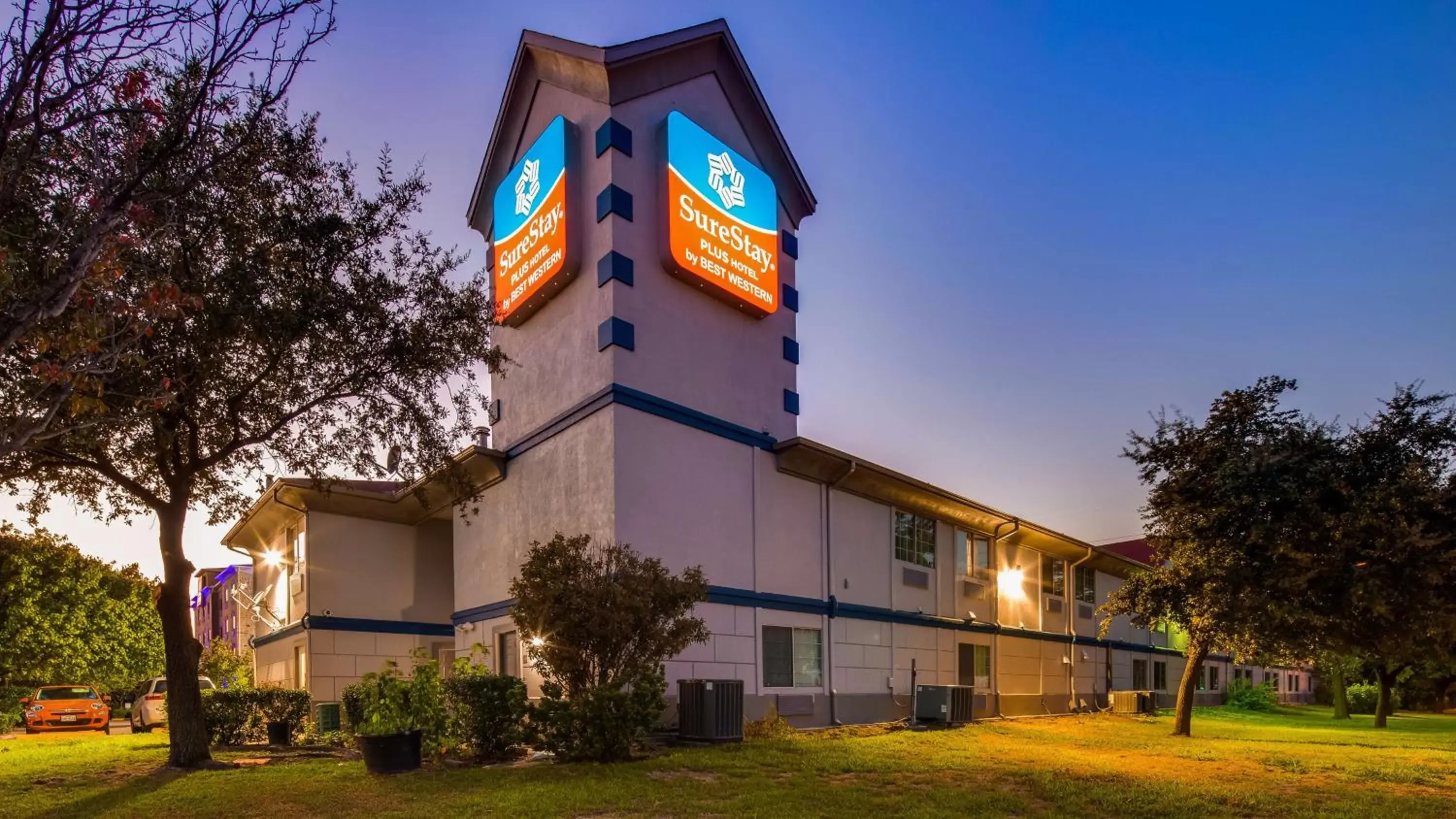Property Building in SureStay Plus Hotel by Best Western Ft Worth Benbrook