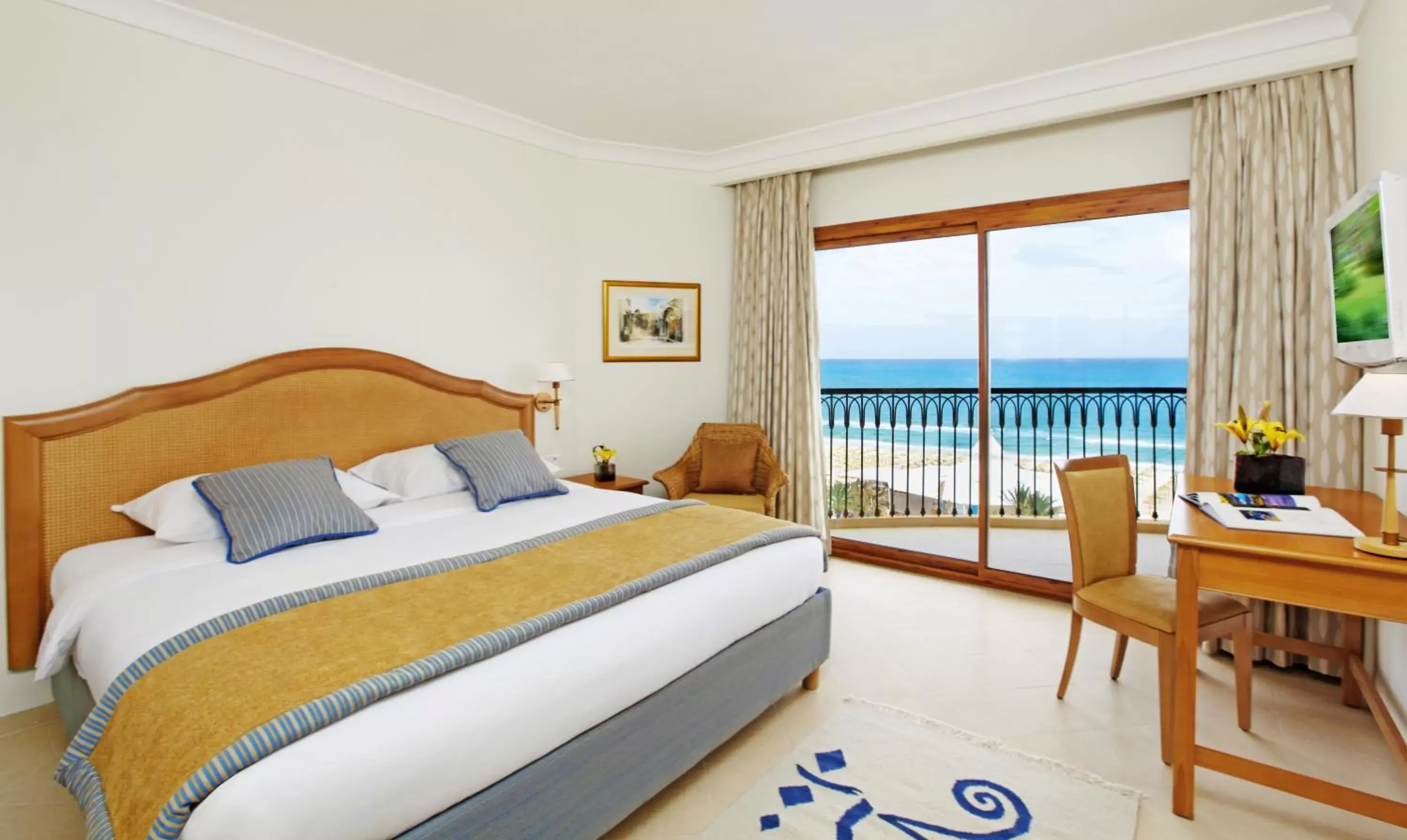 Bedroom, Sea View in Mövenpick Resort & Marine Spa Sousse