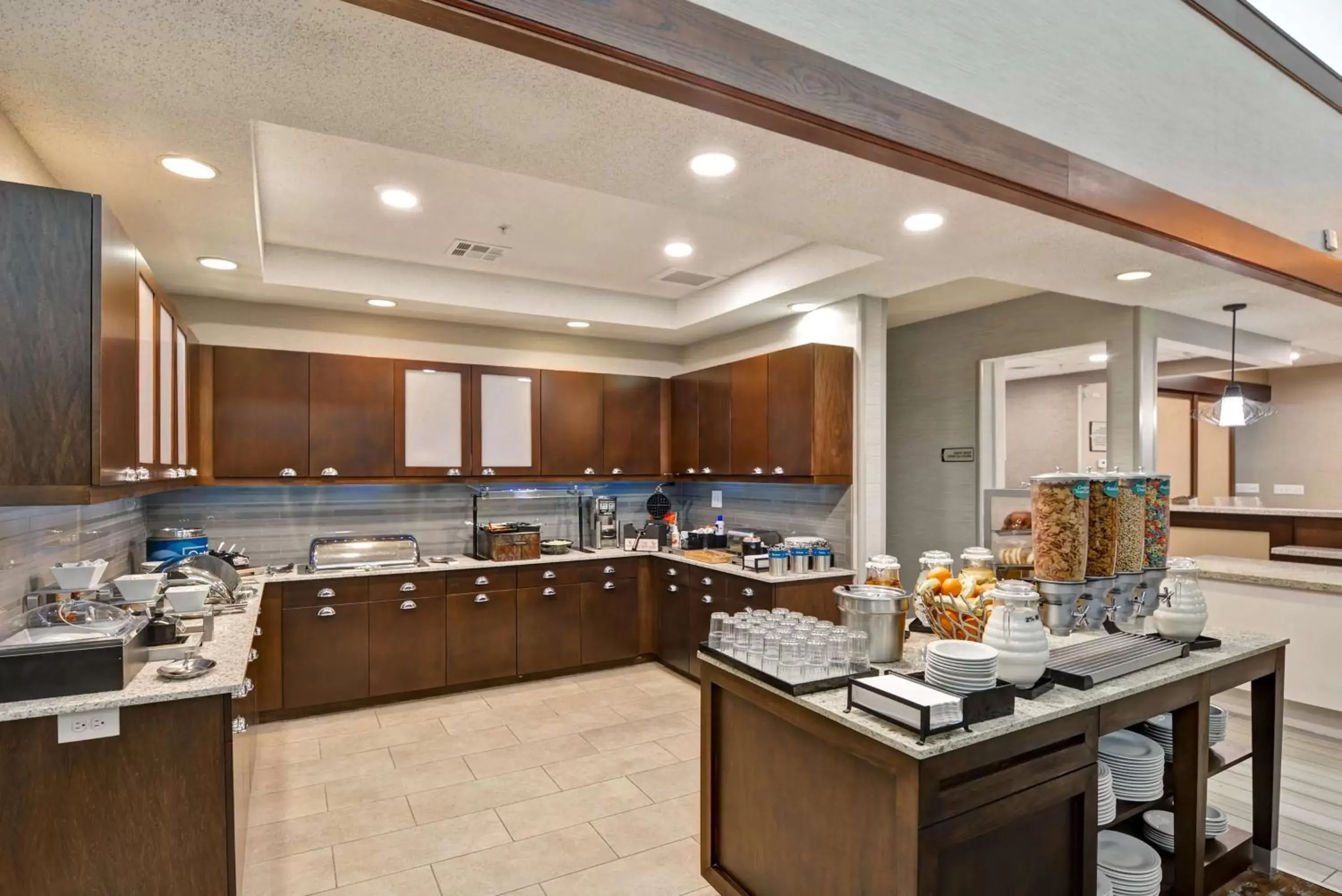 Dining area, Kitchen/Kitchenette in Homewood Suites by Hilton Kansas City/Overland Park