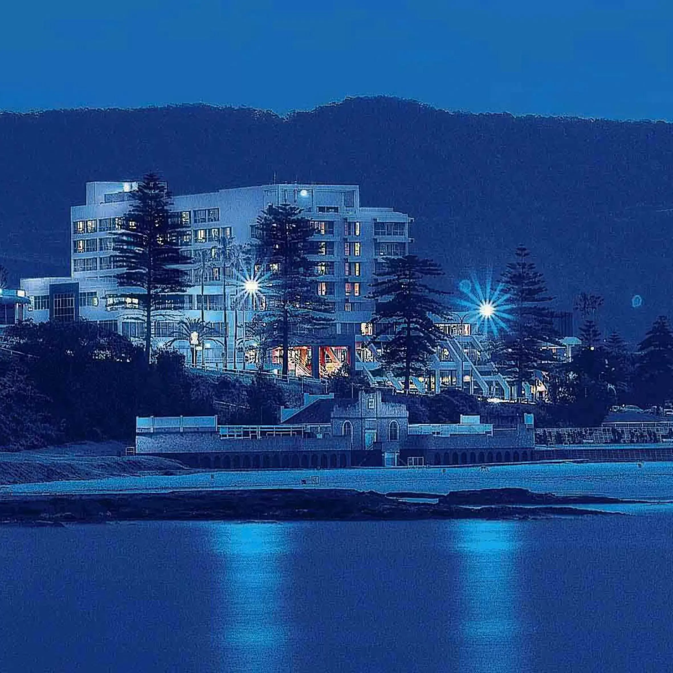 Facade/entrance in Novotel Wollongong Northbeach