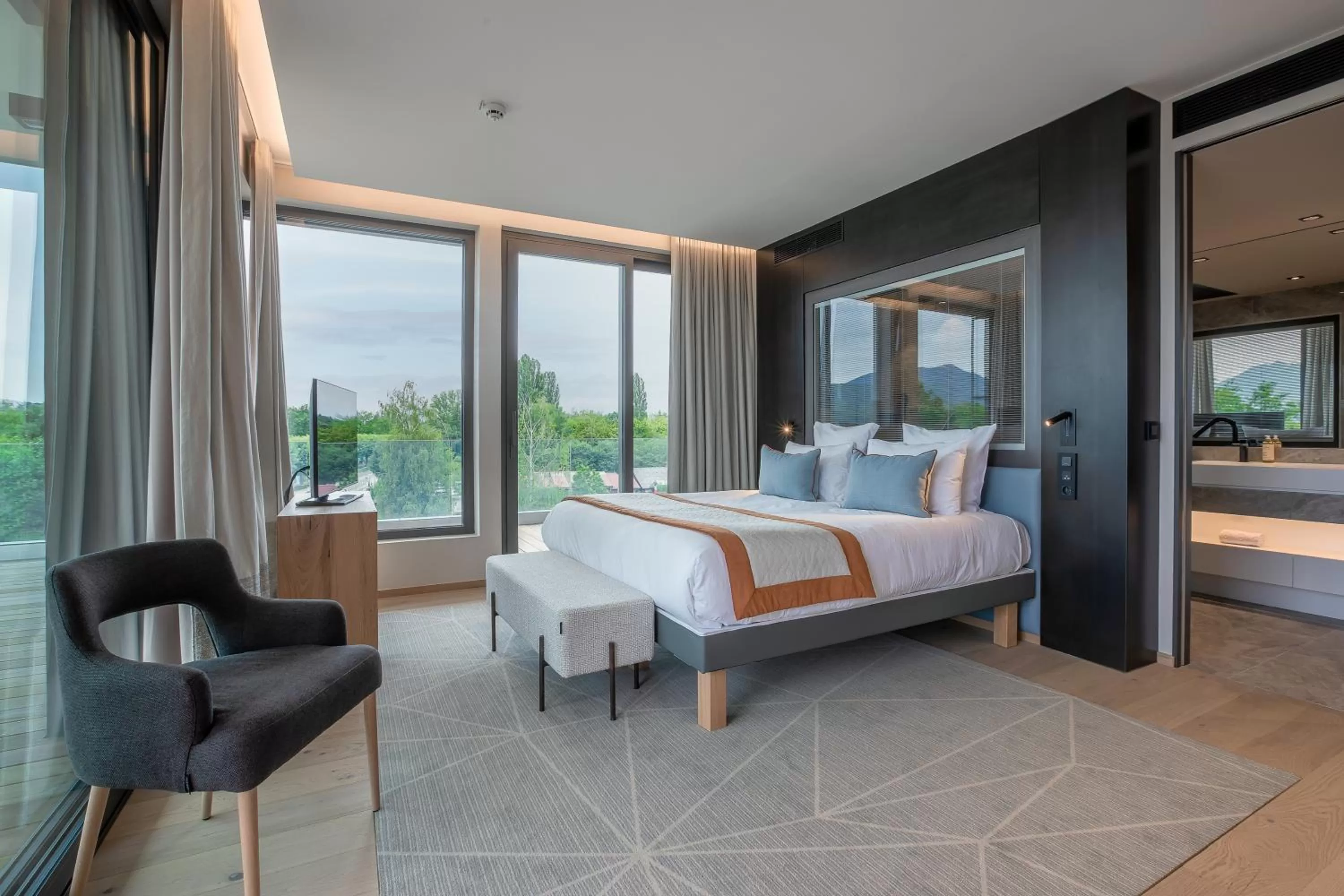 Bed in Rivage Hôtel & Spa Annecy