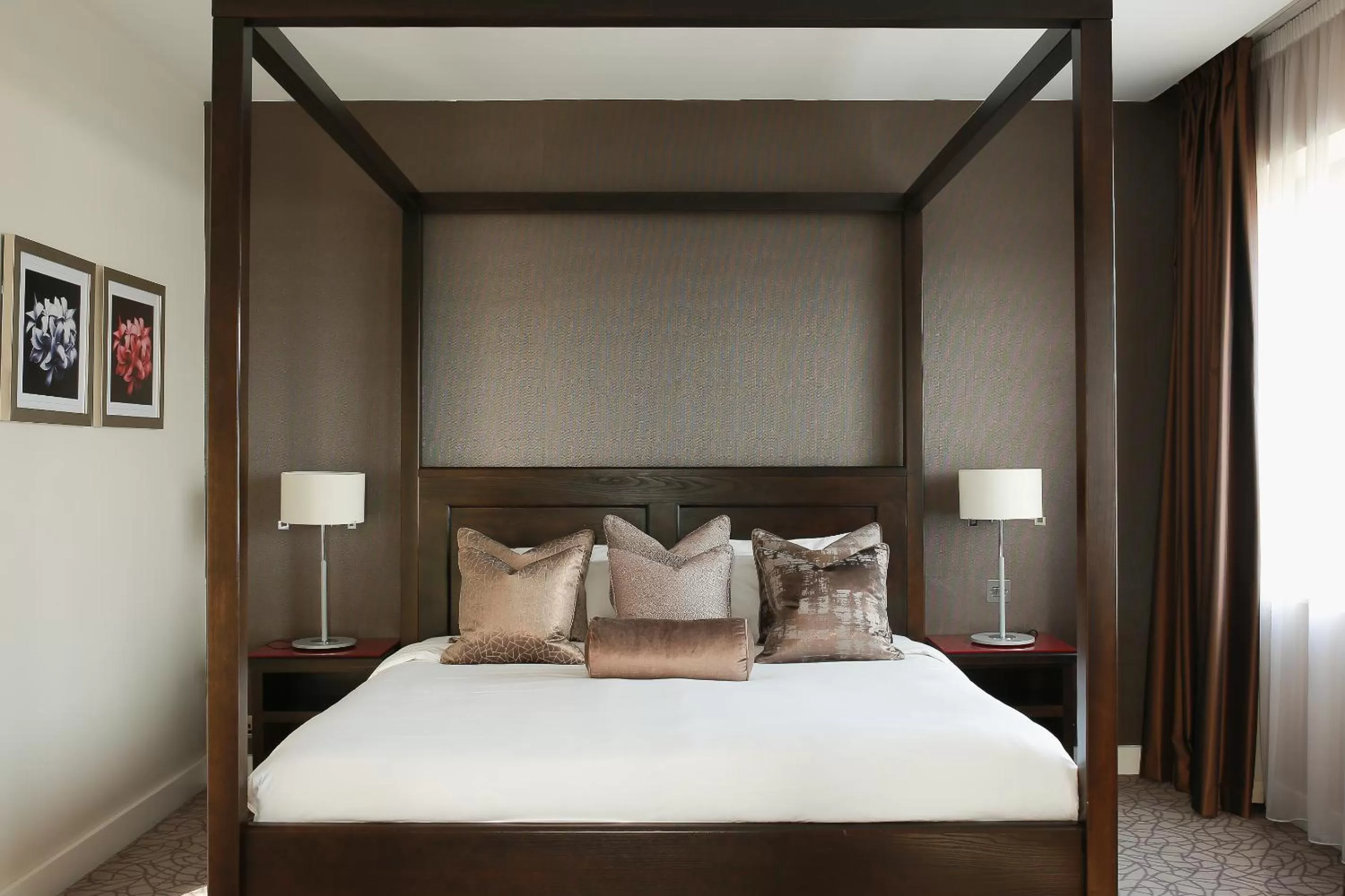 Property building, Bed in Radisson Blu Hotel, Letterkenny