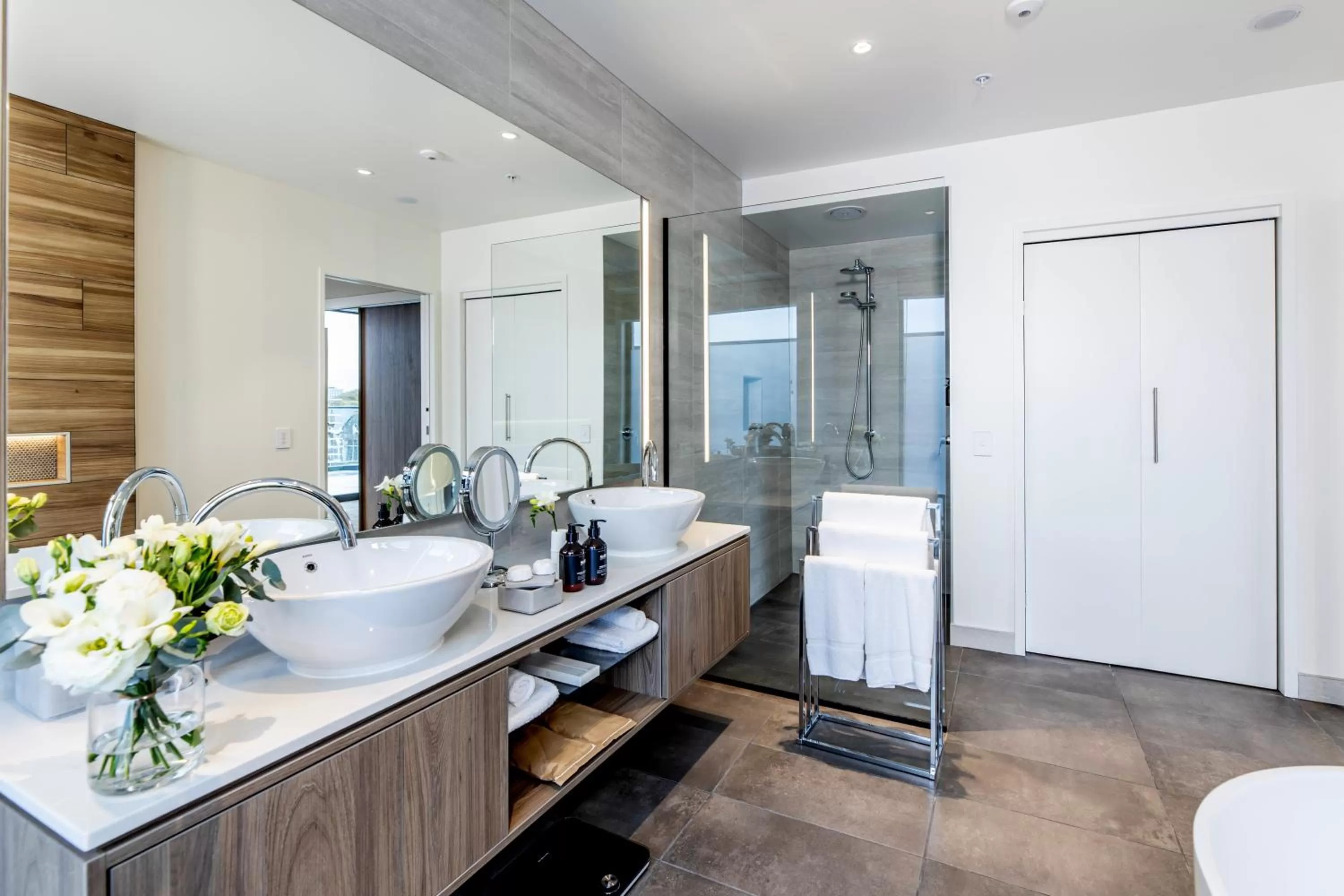 Shower in Sudima Christchurch City