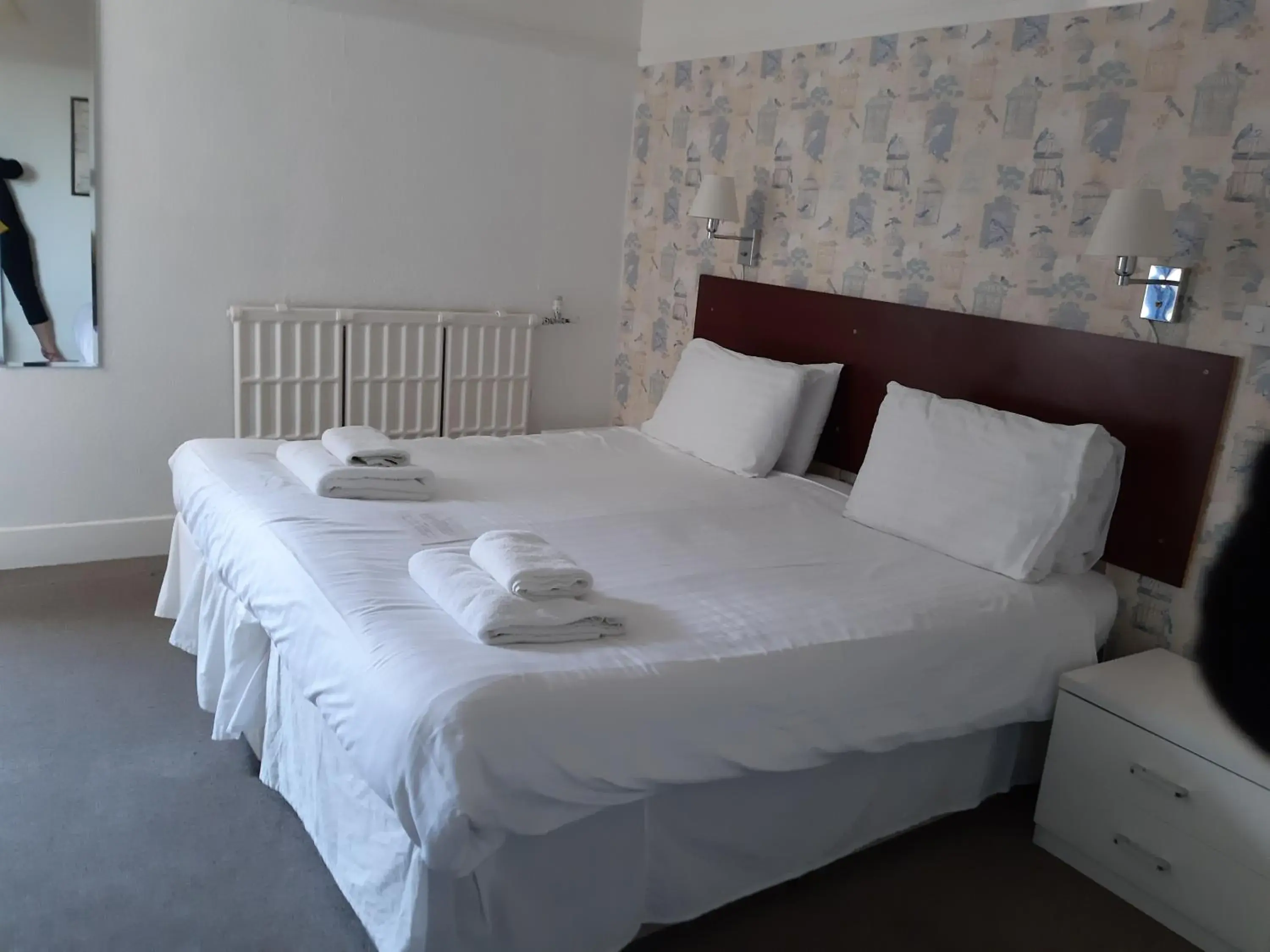Bed in North Parade Seafront Accommodation