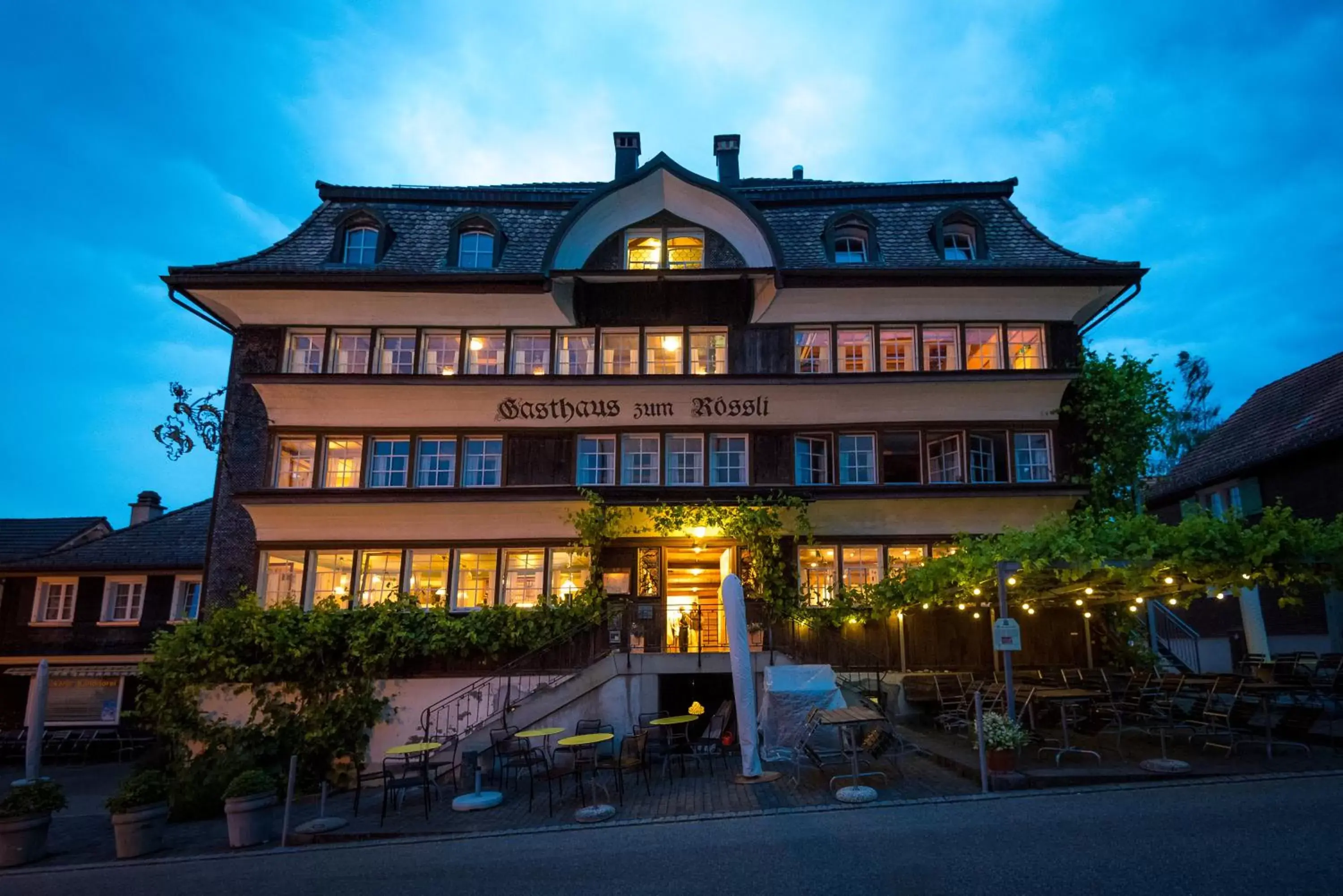 Facade/entrance, Property Building in Gasthaus Rössli