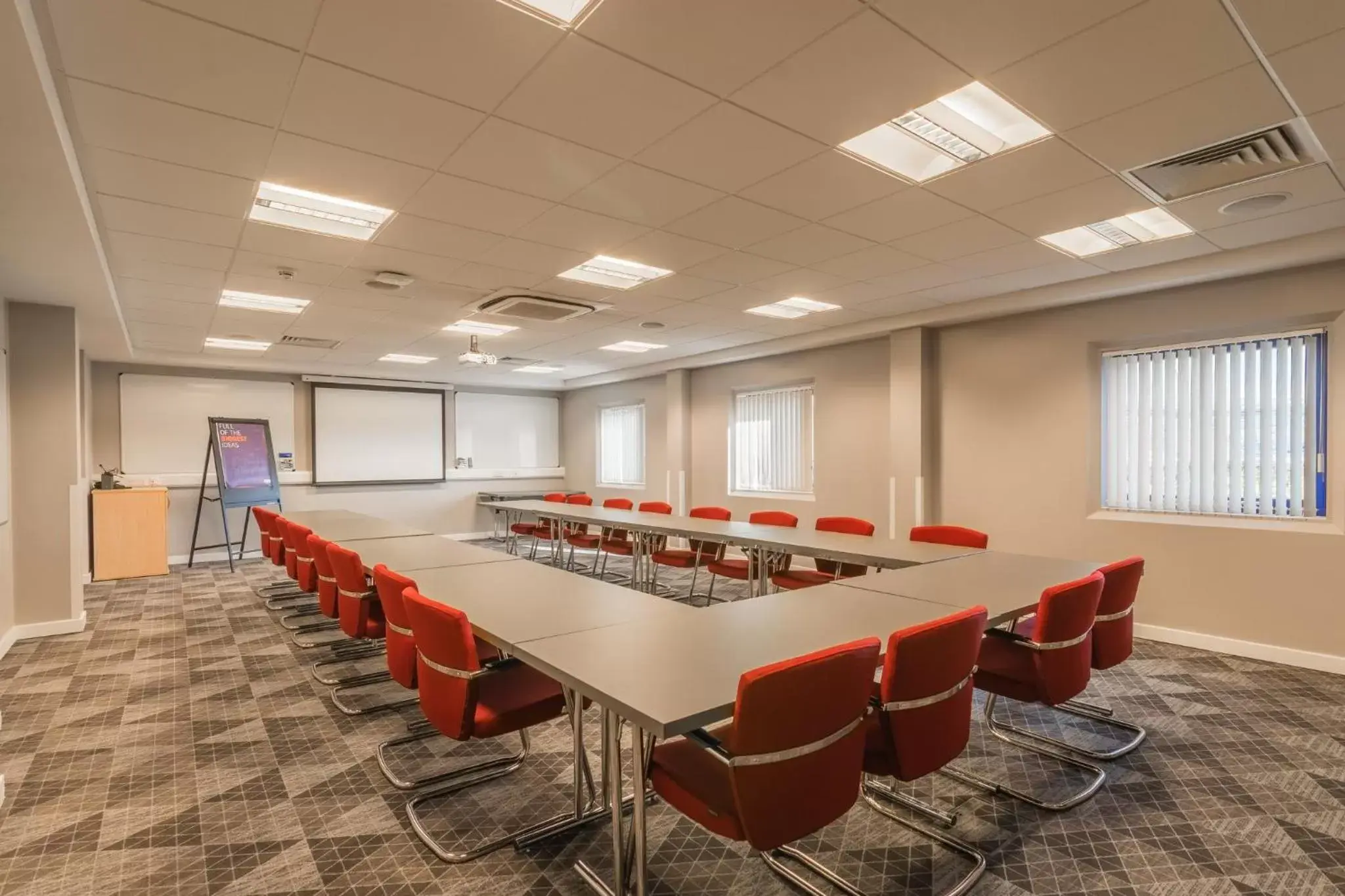 Meeting/conference room in Holiday Inn Express Kettering, an IHG Hotel