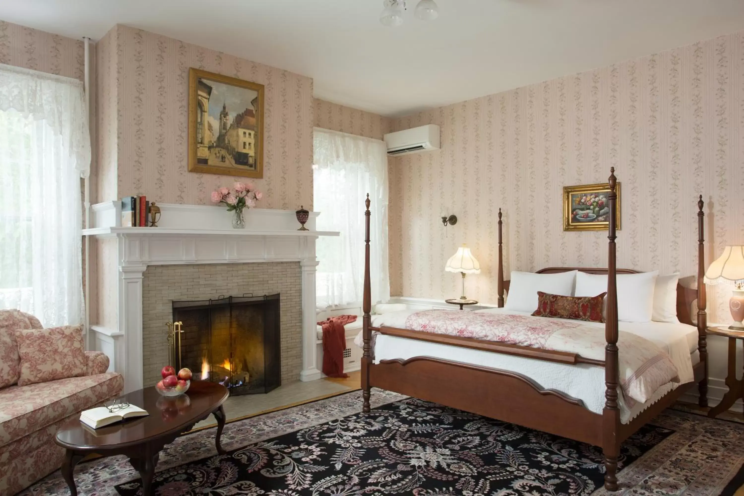 Bedroom, Bed in Mercersburg Inn