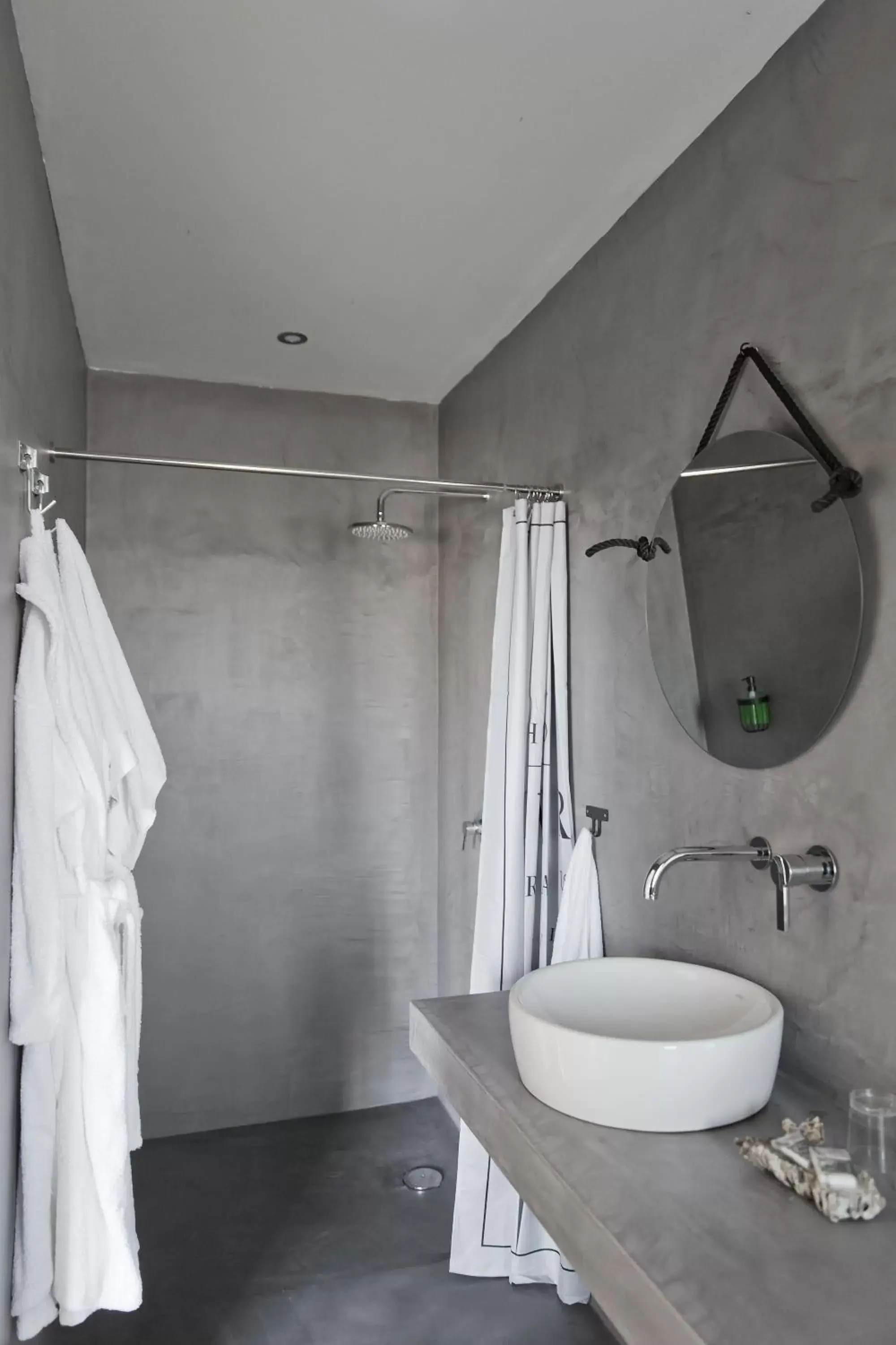 Shower, Bathroom in Trendy and Luxe Bed & Breakfast