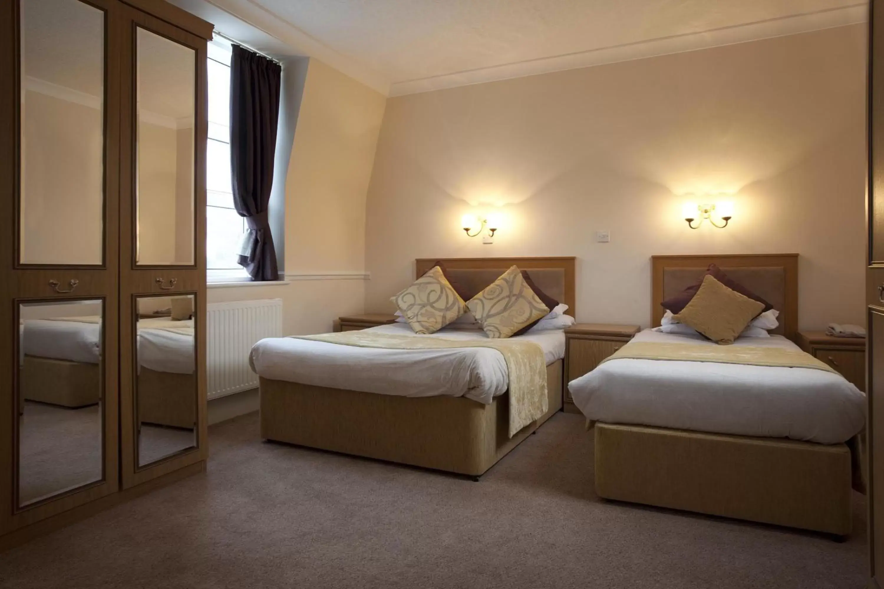 Standard Family Room in Abbey Sands Hotel Standard Family Room in Abbey Sands Hotel