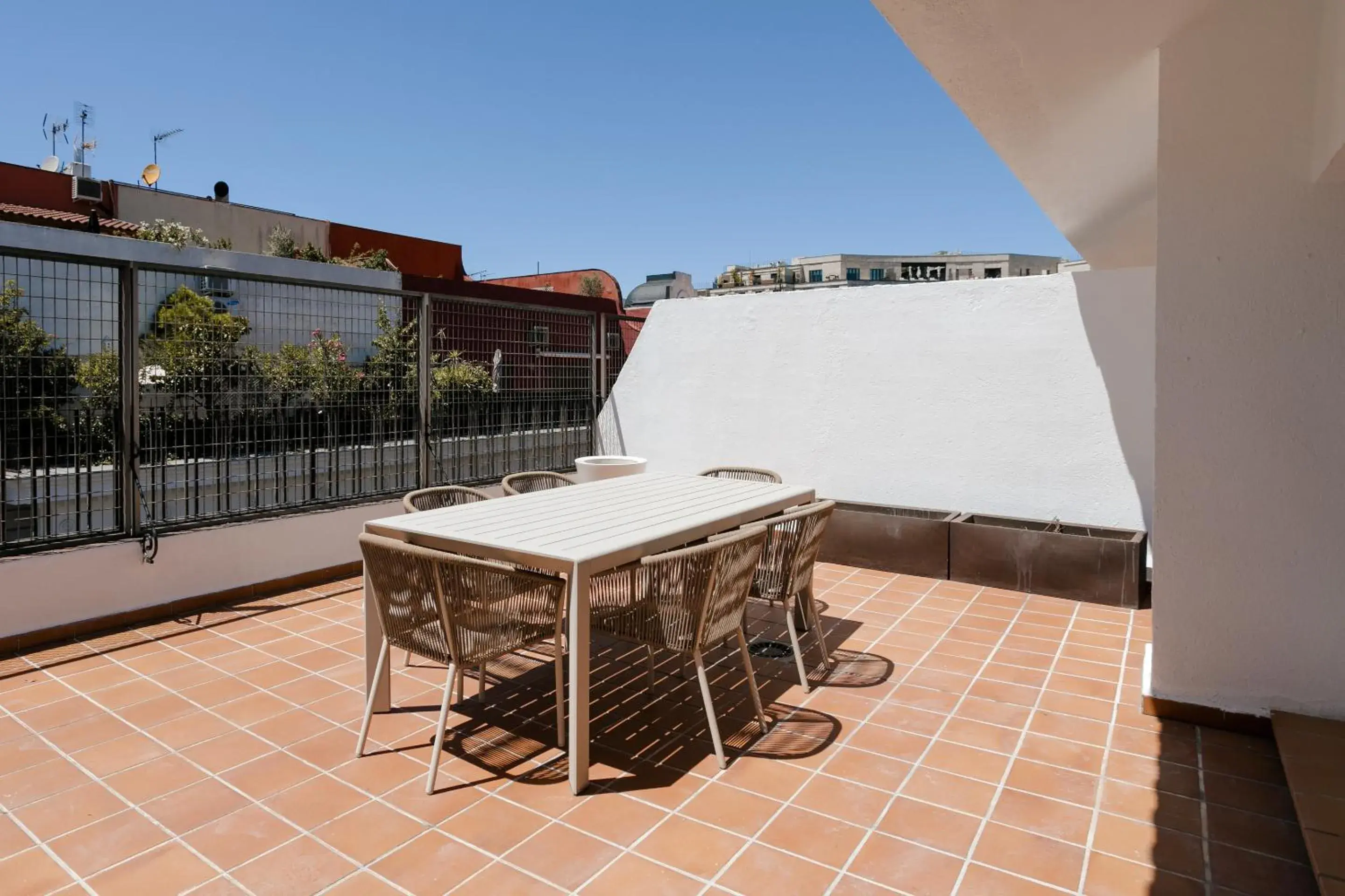 Living room, Balcony/Terrace in Sonder Santa Ana