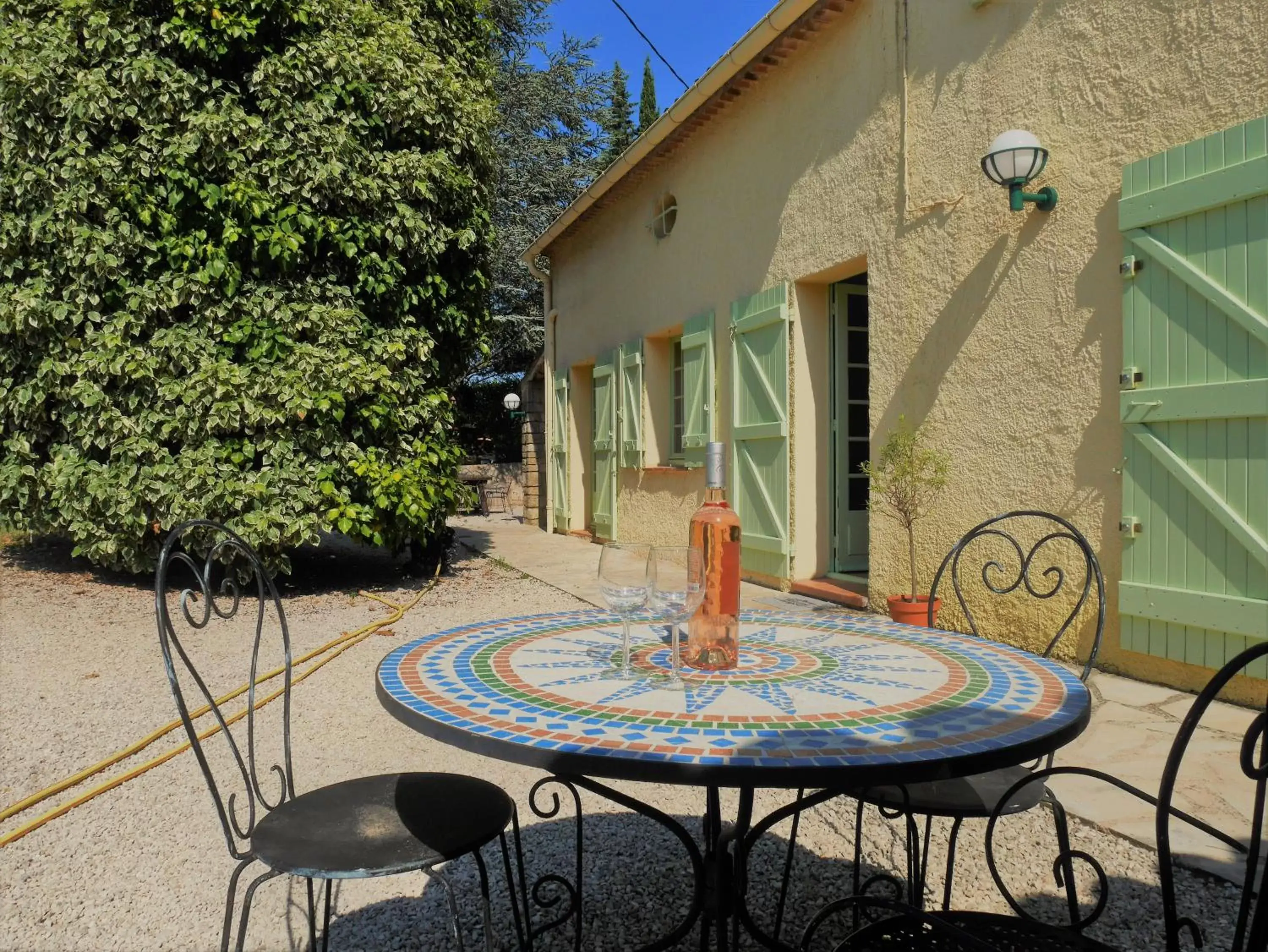 Patio in Le Mas des Oliviers