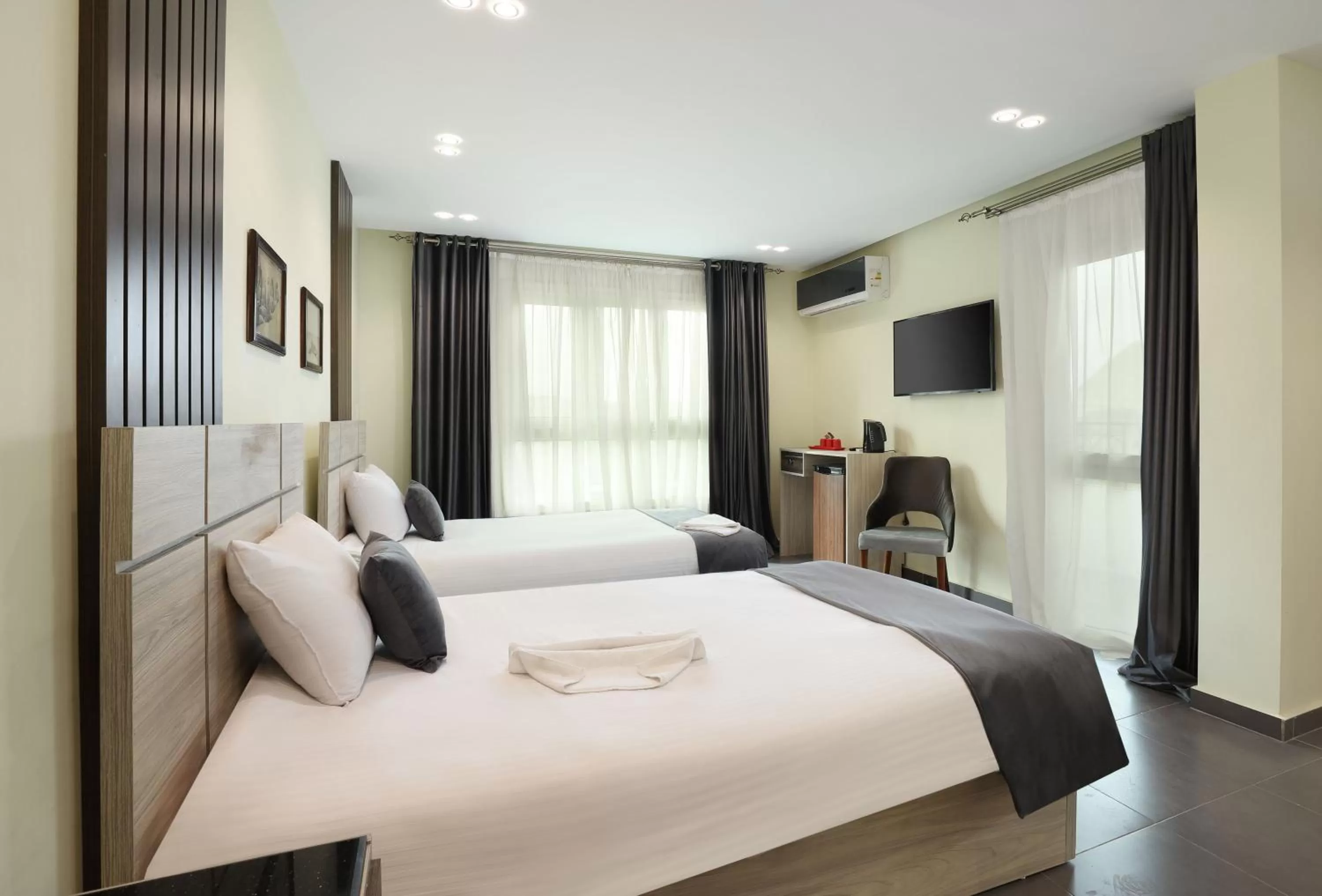 Bed in Brothers Pyramids View