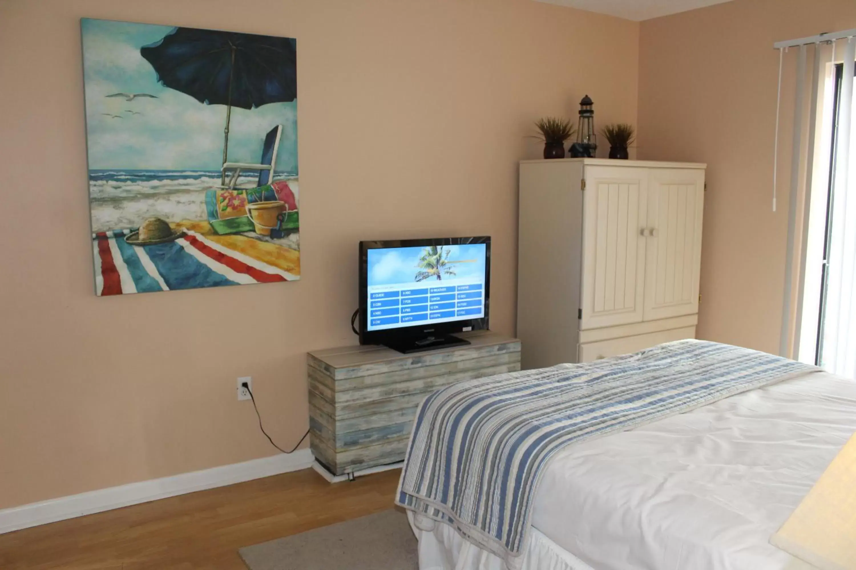 Bedroom, TV/Entertainment Center in Myrtle Beach Resort