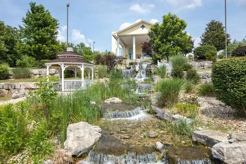 Natural landscape, Property Building in Savannah House Hotel