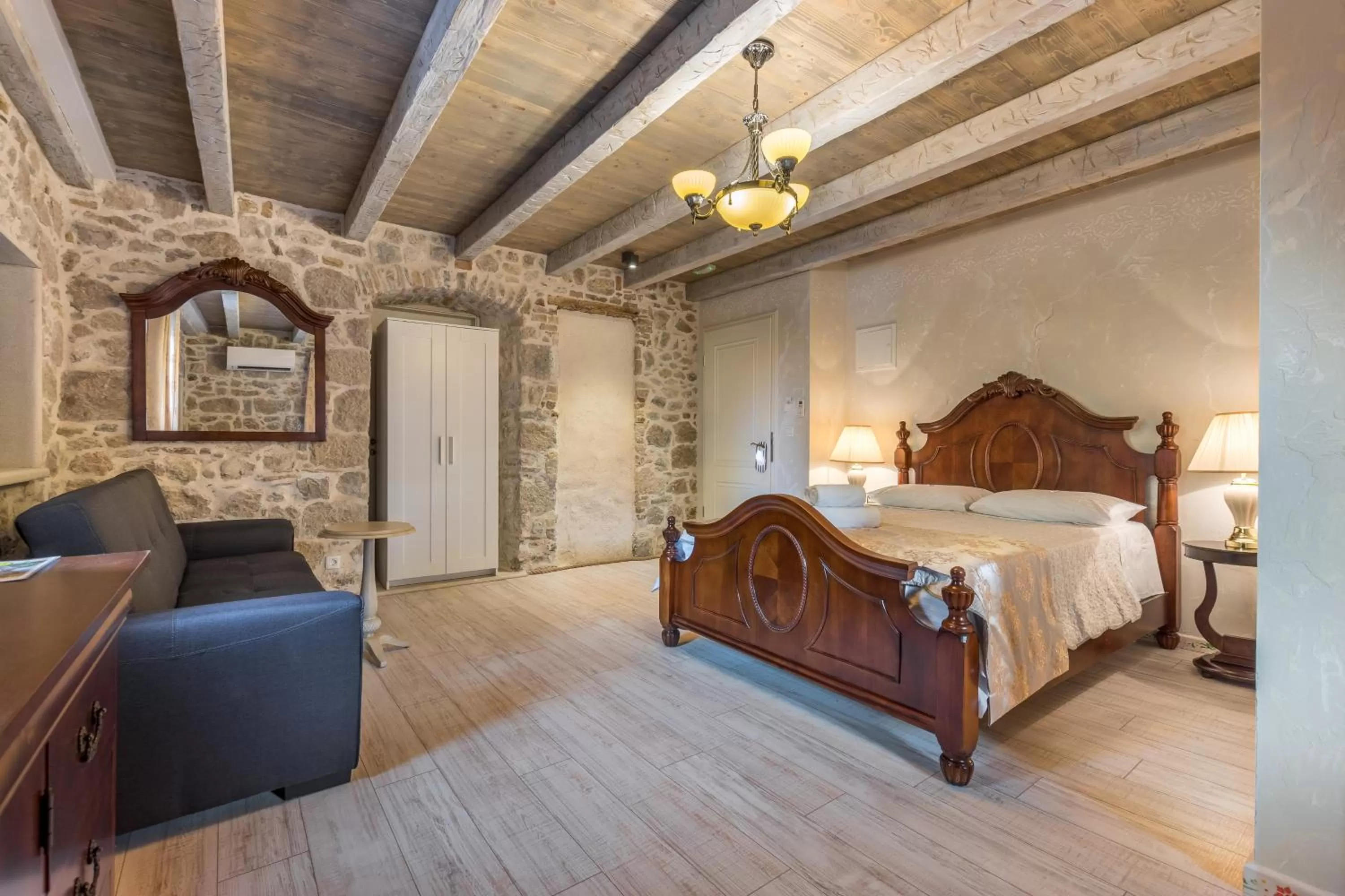 Bed in Heritage Palace Varos - MAG Quaint & Elegant Boutique Hotels
