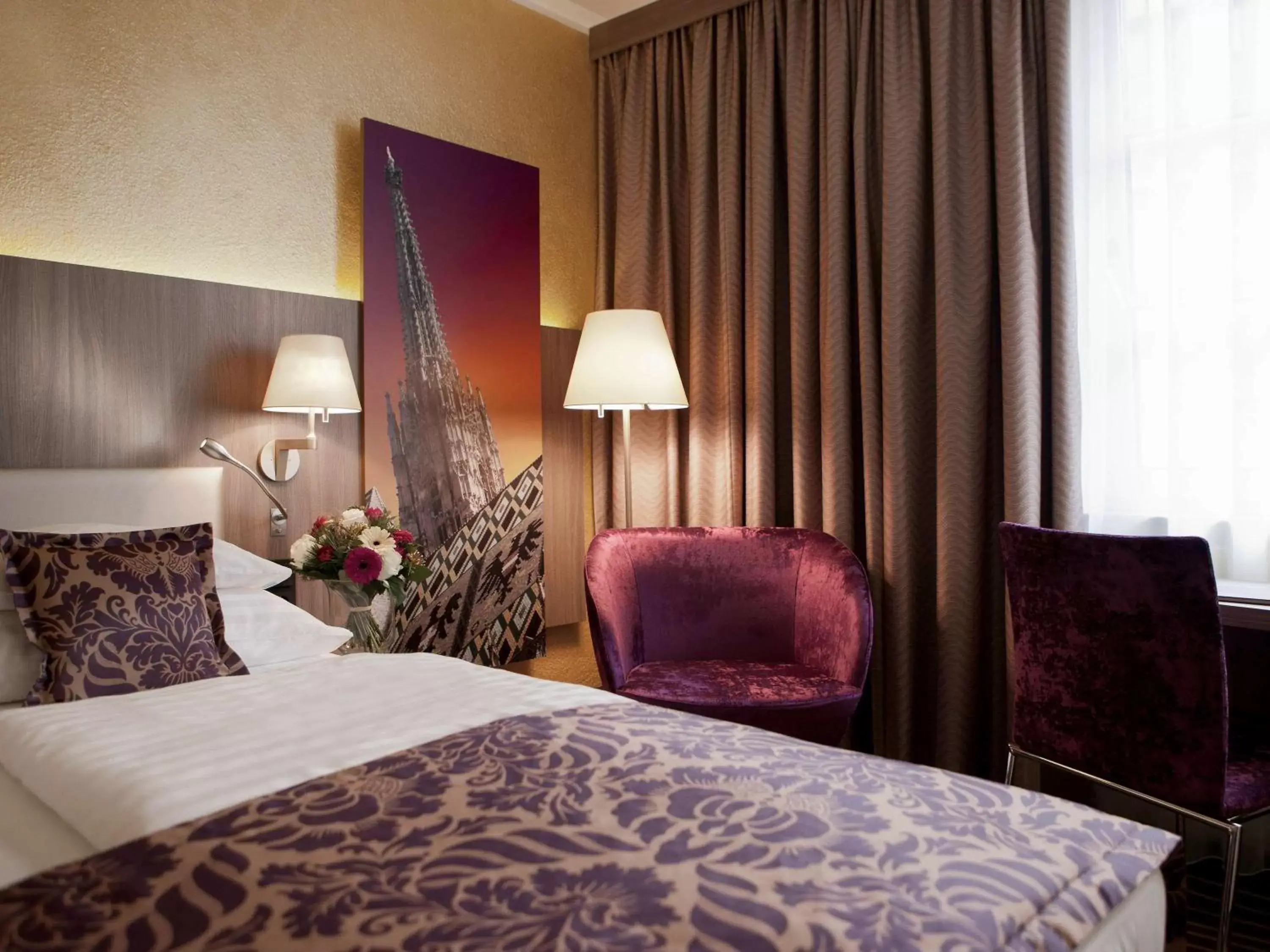 Photo of the whole room, Bed in Mercure Wien Zentrum