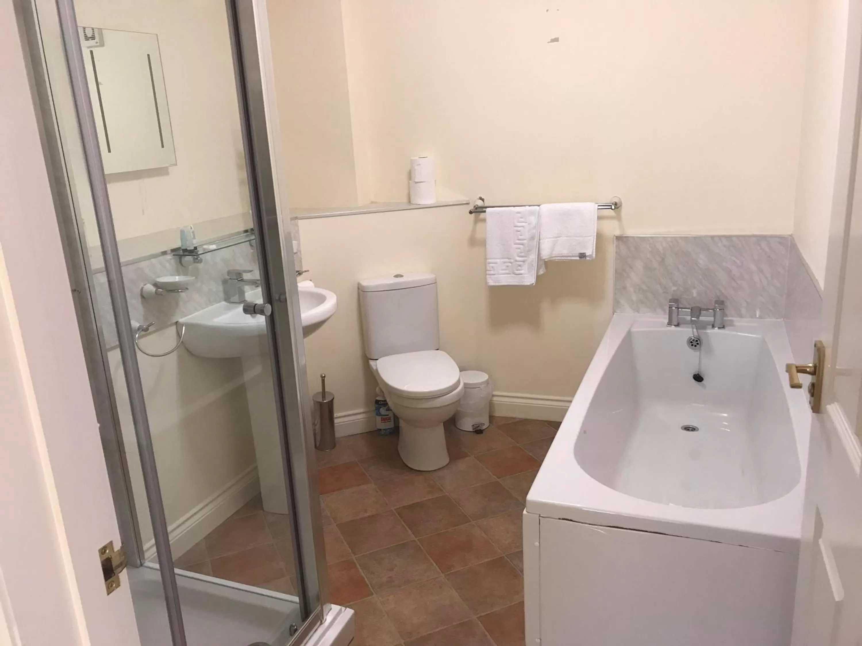 Shower in The Poltimore Inn