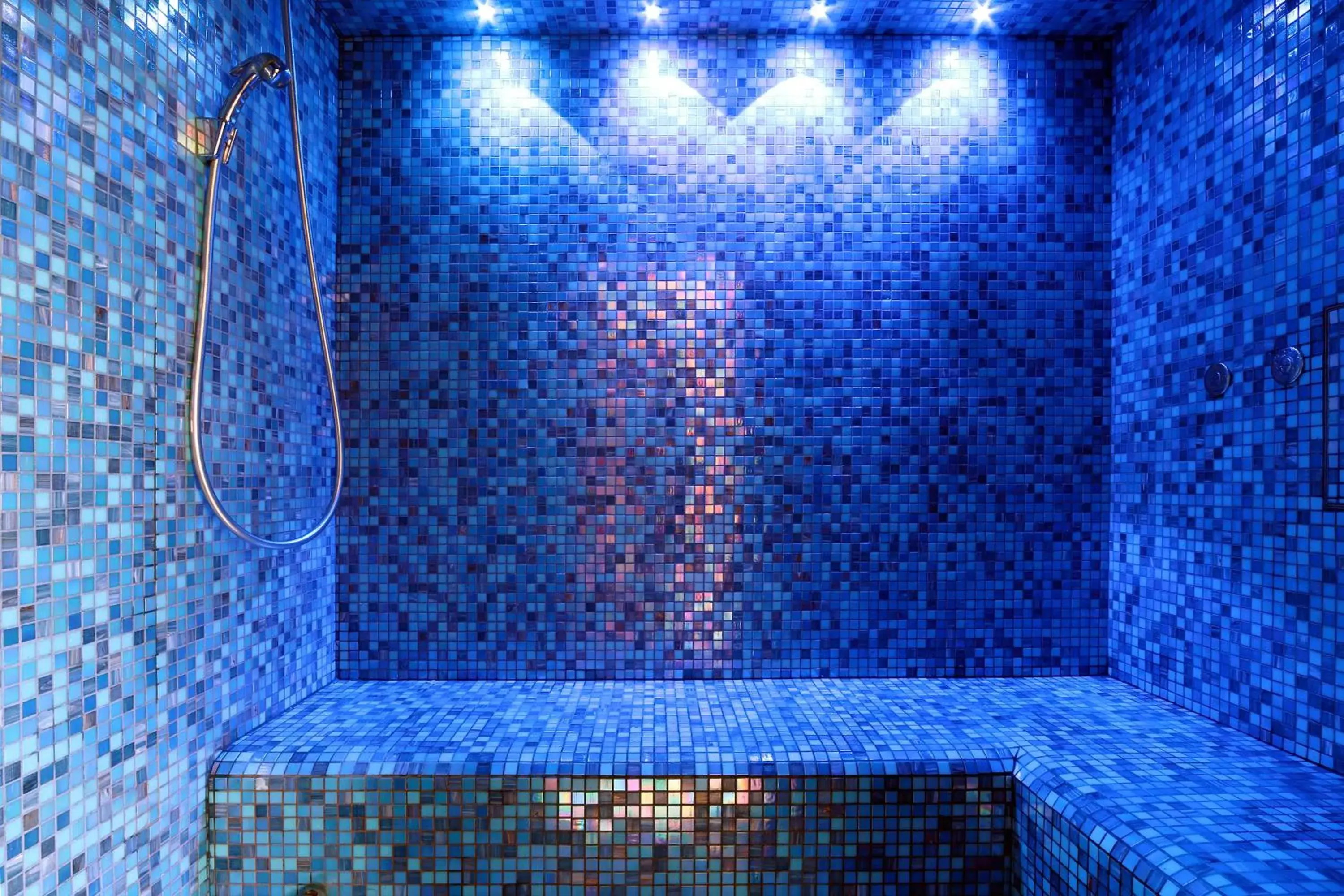 Steam room in Bed & Wellness Fisterre