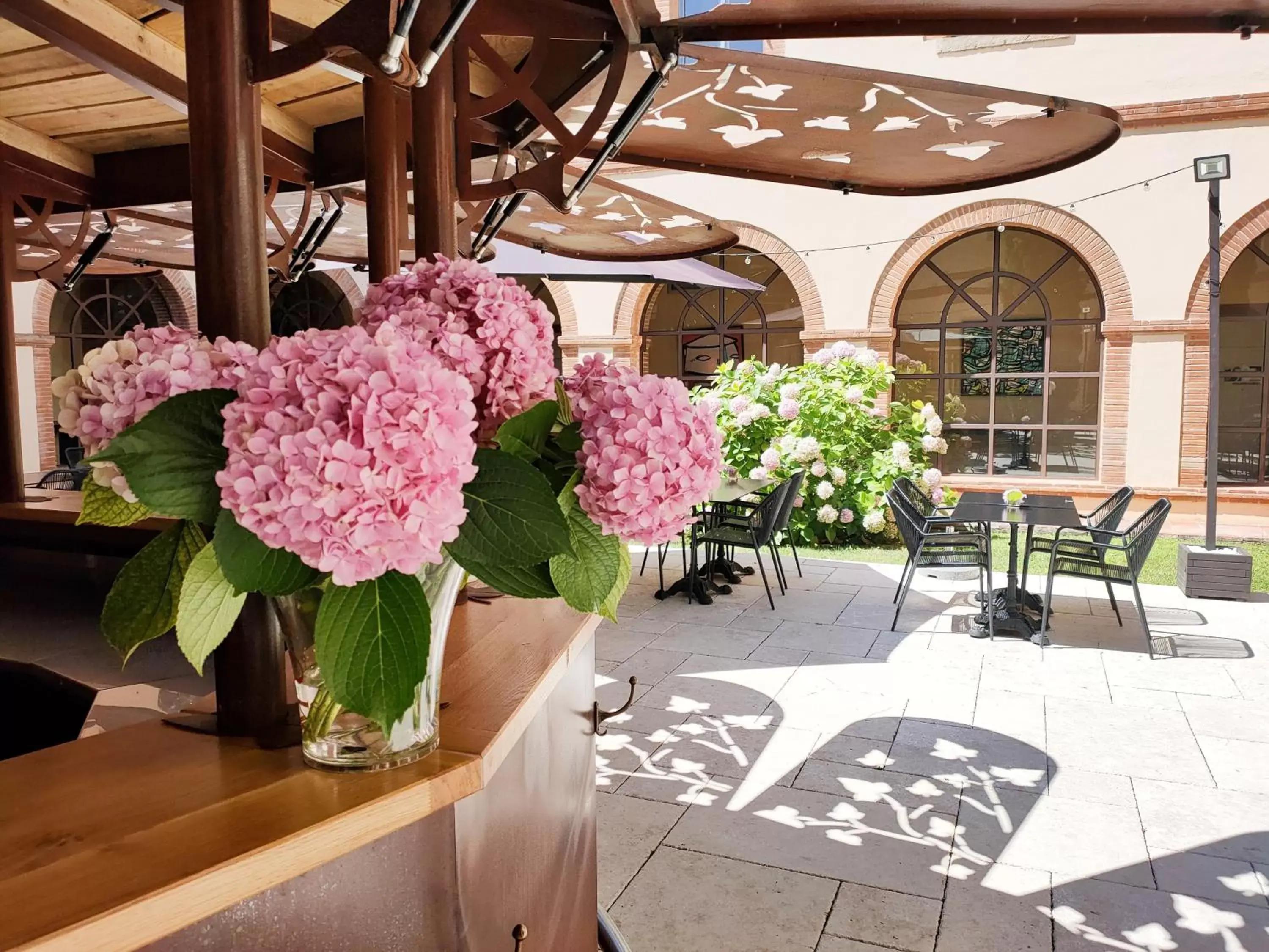 Patio, Restaurant/Places to Eat in Abbaye des Capucins Spa & Resort