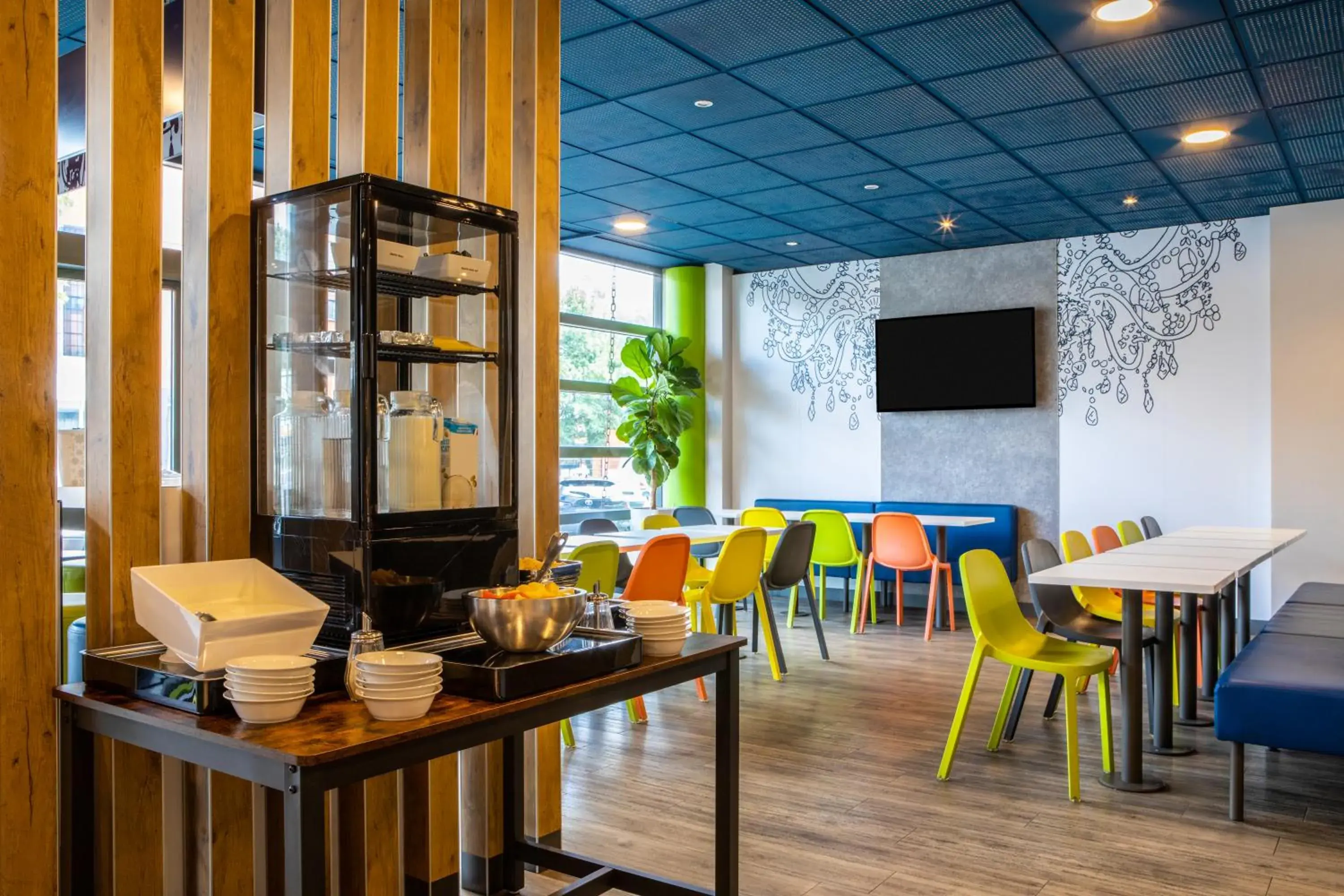 Lobby or reception, Restaurant/Places to Eat in ibis budget Paris Porte de Pantin