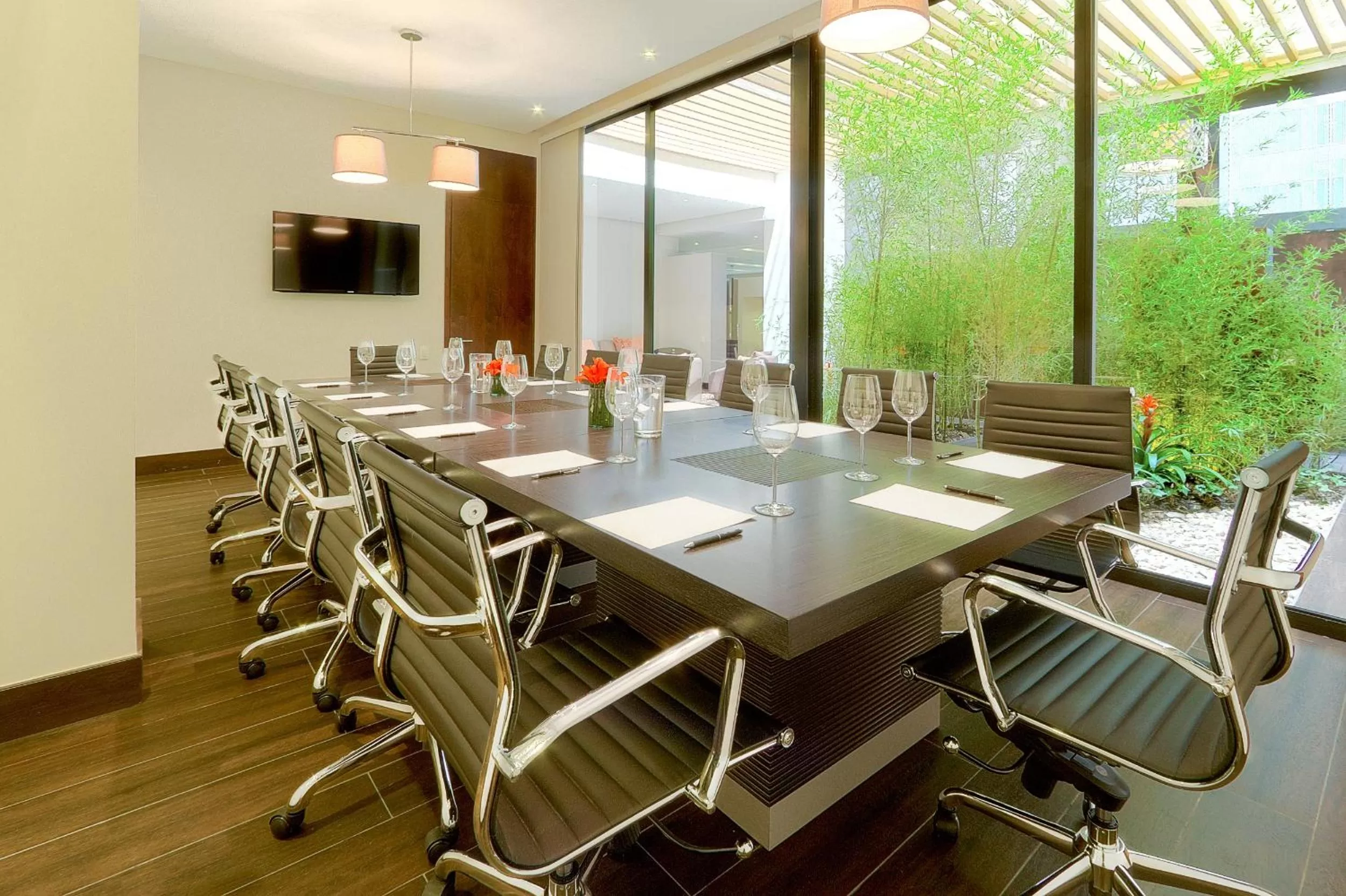 Business facilities in Hotel 93 Luxury Suites by Preferred