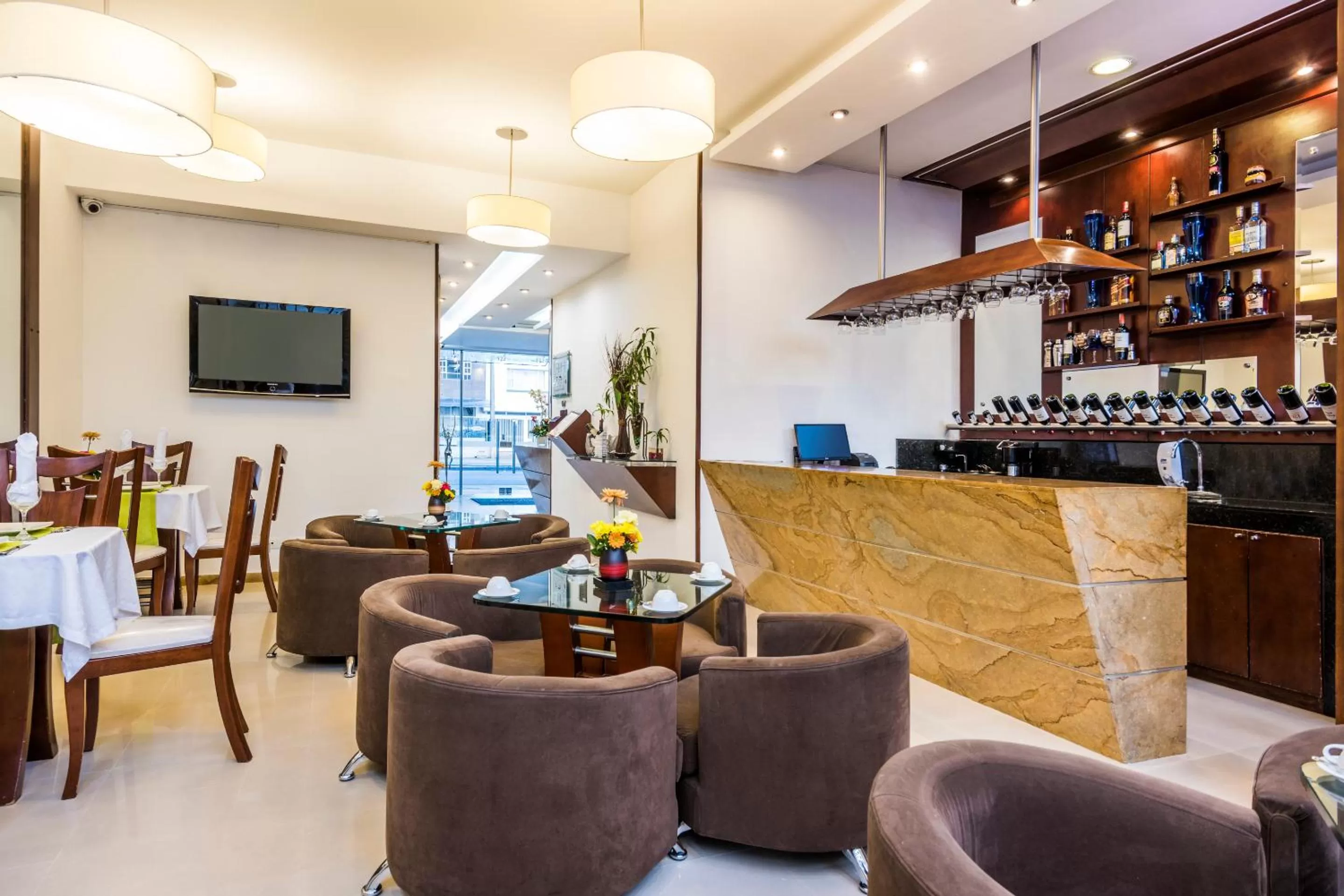 Dining area in Hotel Platinum Suite