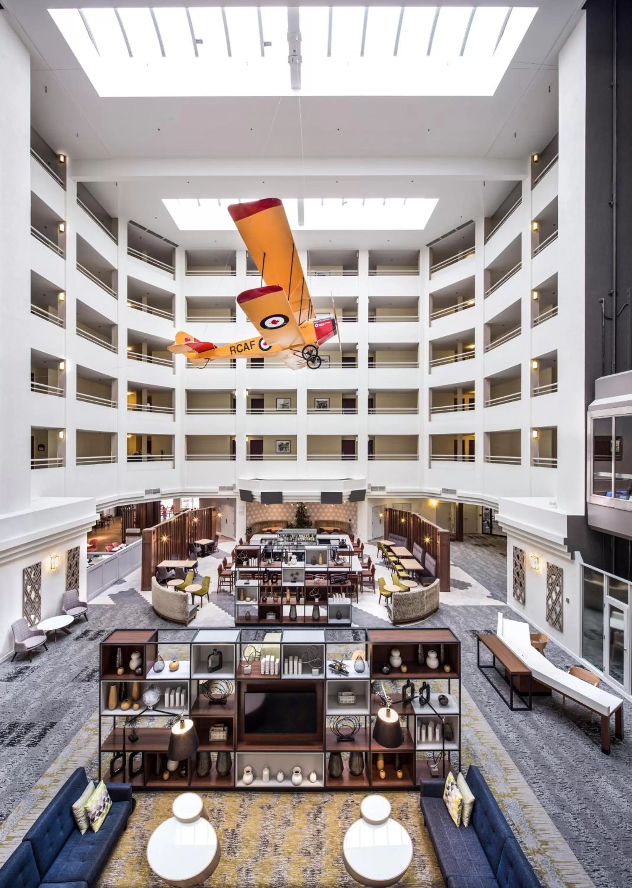 Property building in Holiday Inn Montreal Longueuil by IHG