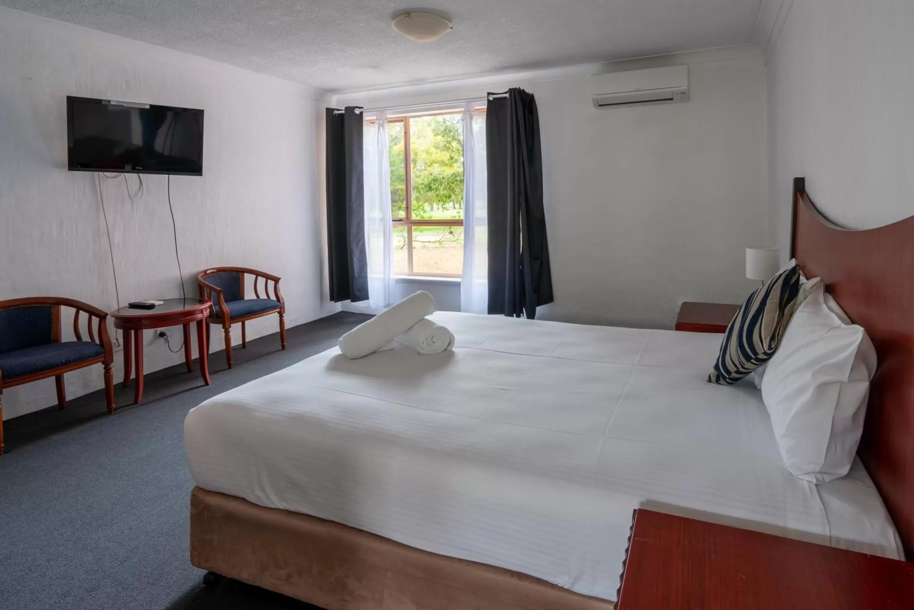 Standard Queen Room in Golf Place Inn Wollongong Standard Queen Room in Golf Place Inn Wollongong