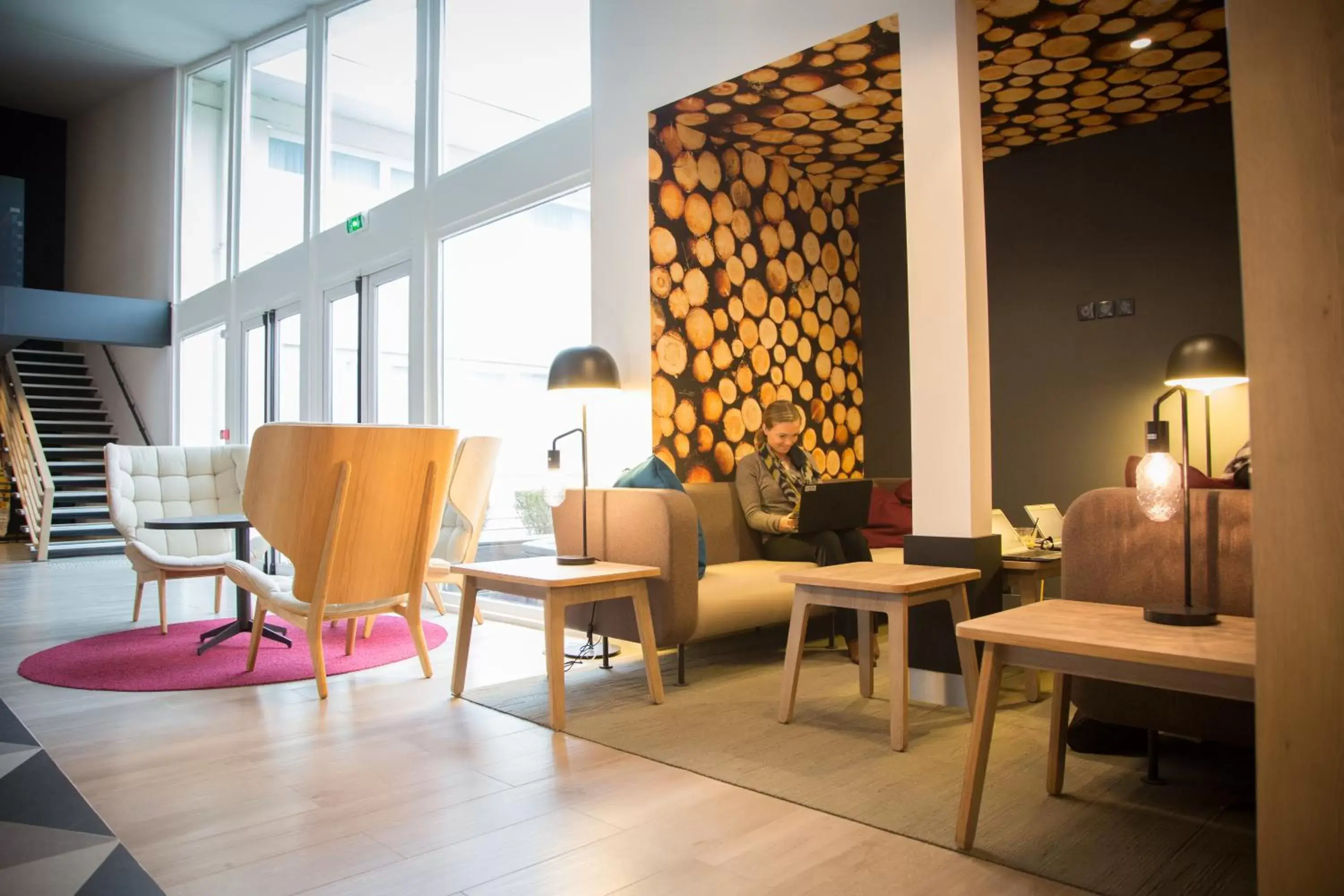 Lounge or bar, Seating Area in Novotel Lille Aéroport