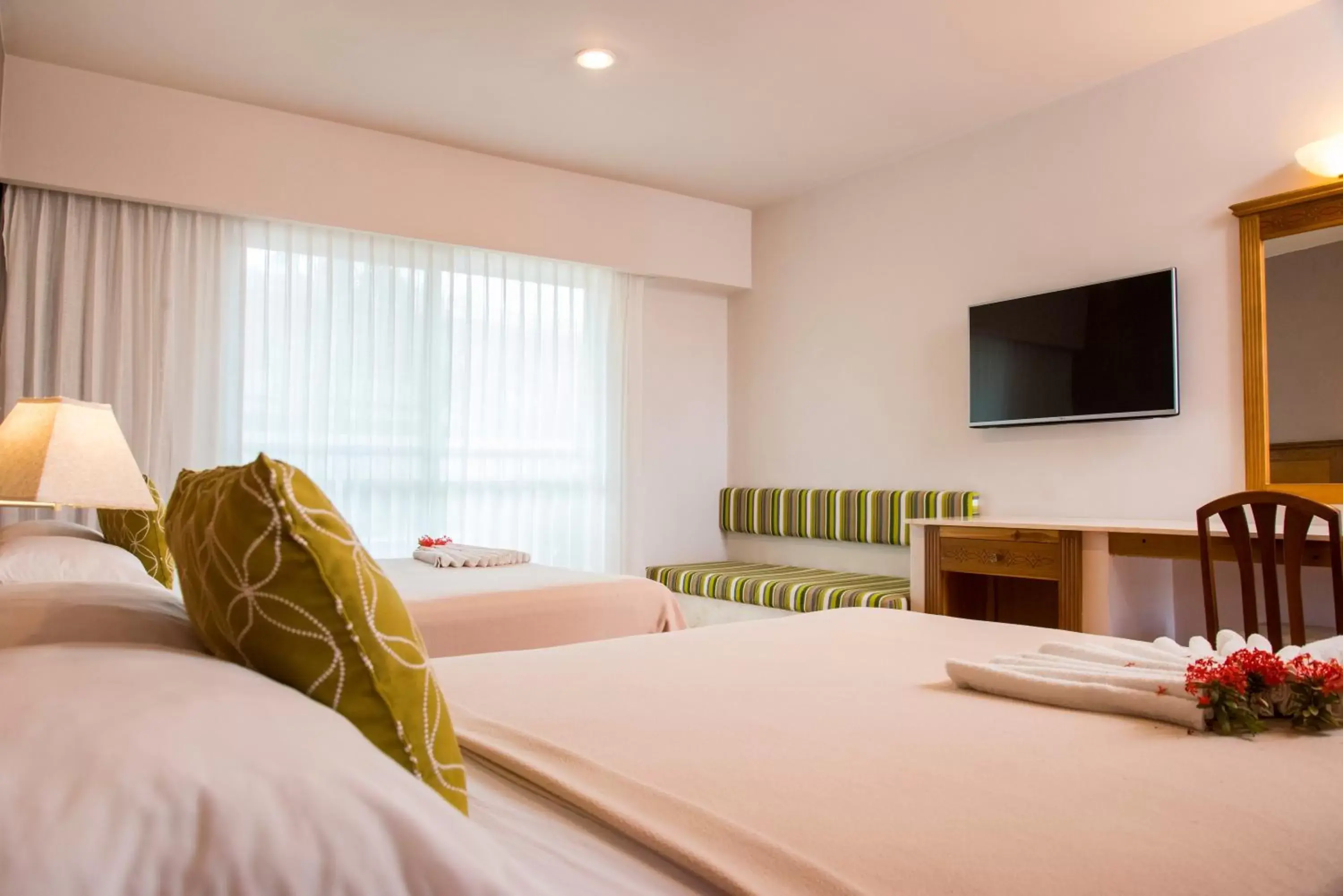 Photo of the whole room, Bed in Tecnohotel Mérida Norte