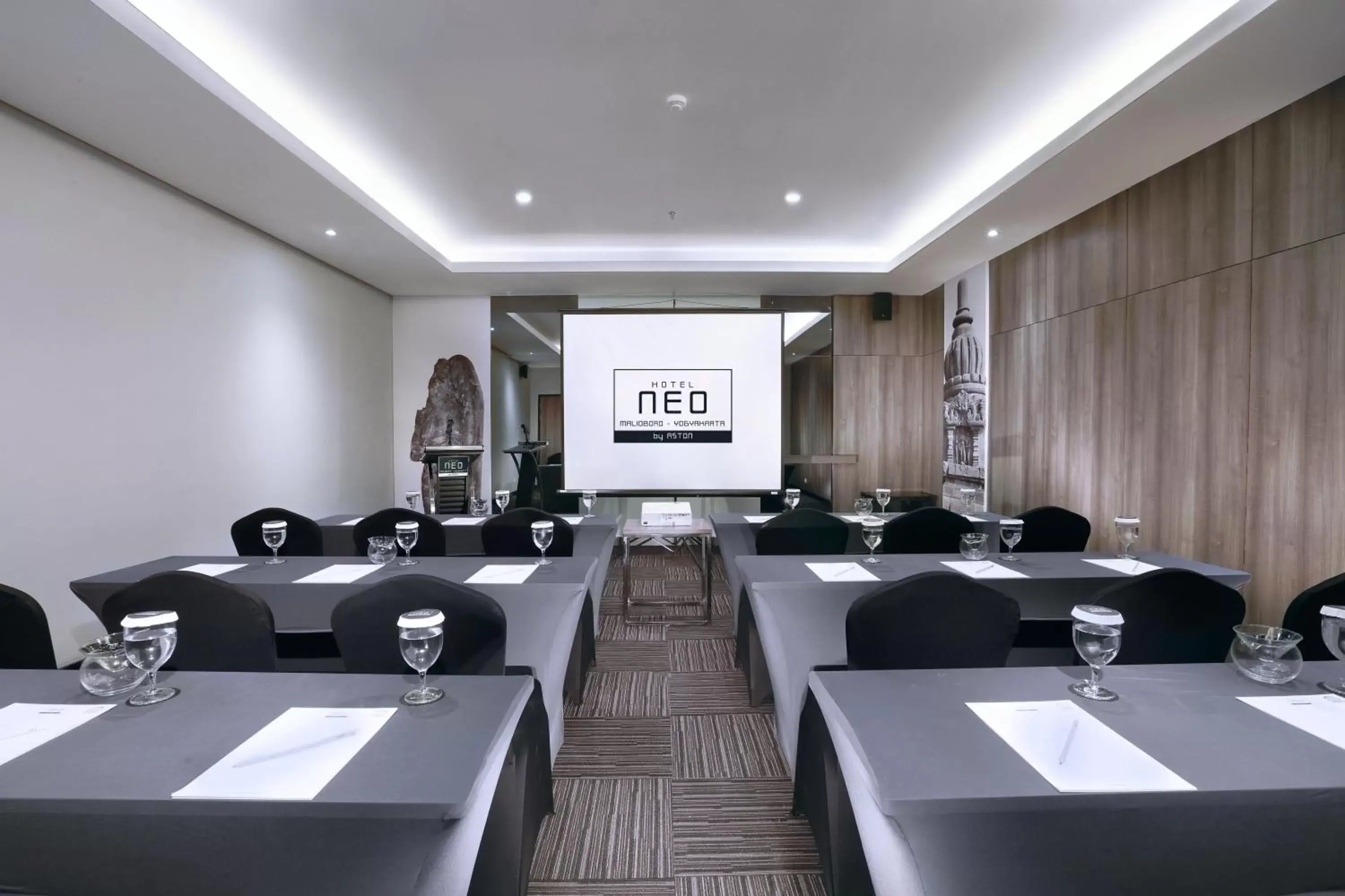 Meeting/conference room, Business Area/Conference Room in Hotel Neo Malioboro by ASTON