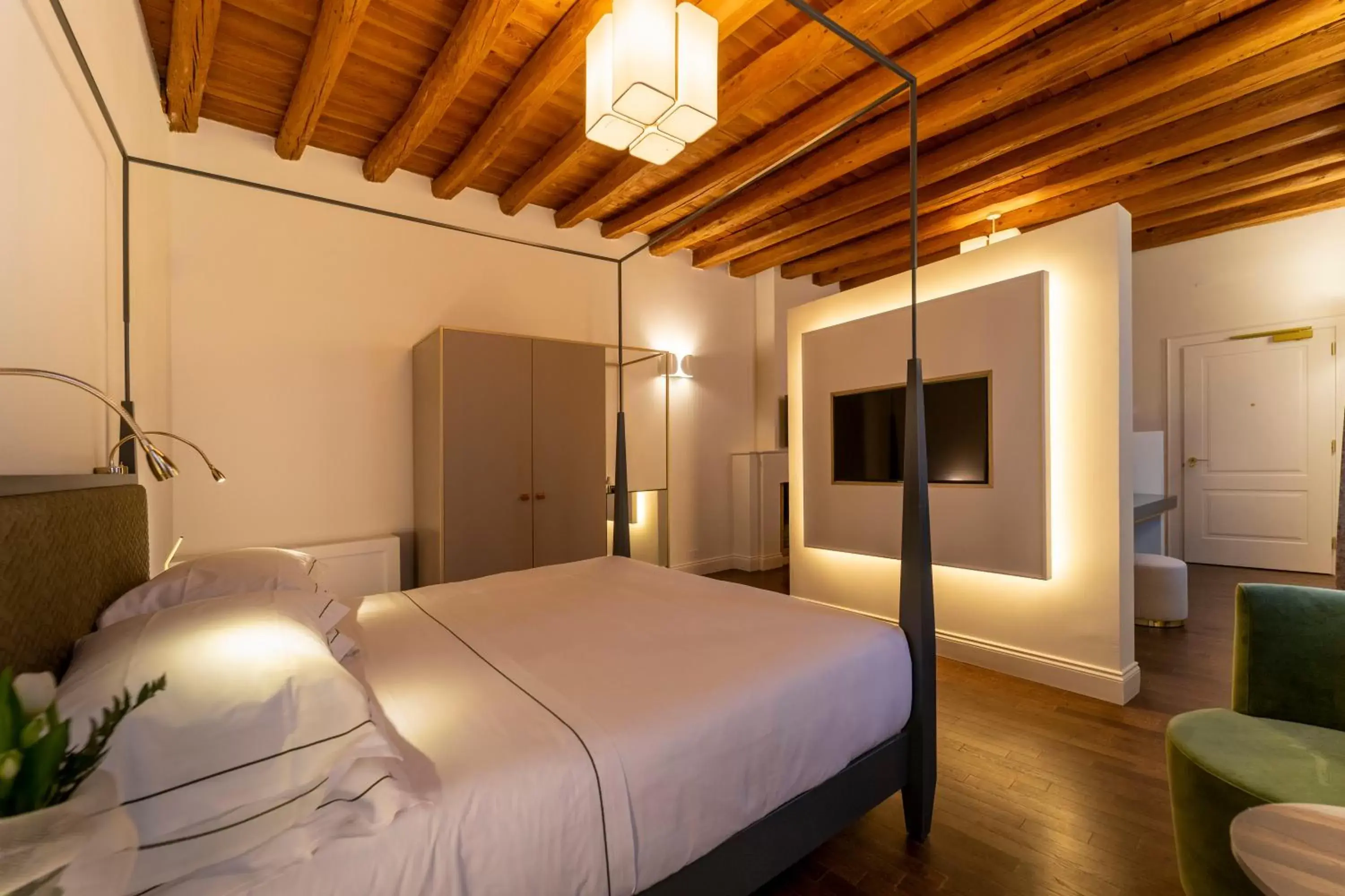 Bed in Hotel Villa Soligo - Small Luxury Hotels of the World