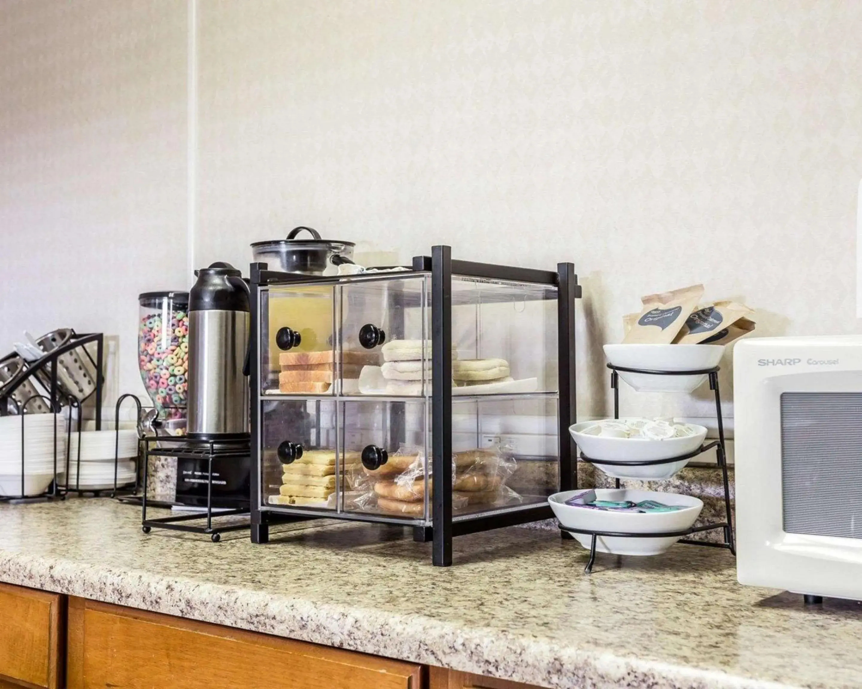 Restaurant/places to eat in Econo Lodge Inn & Suites Matthews - Charlotte
