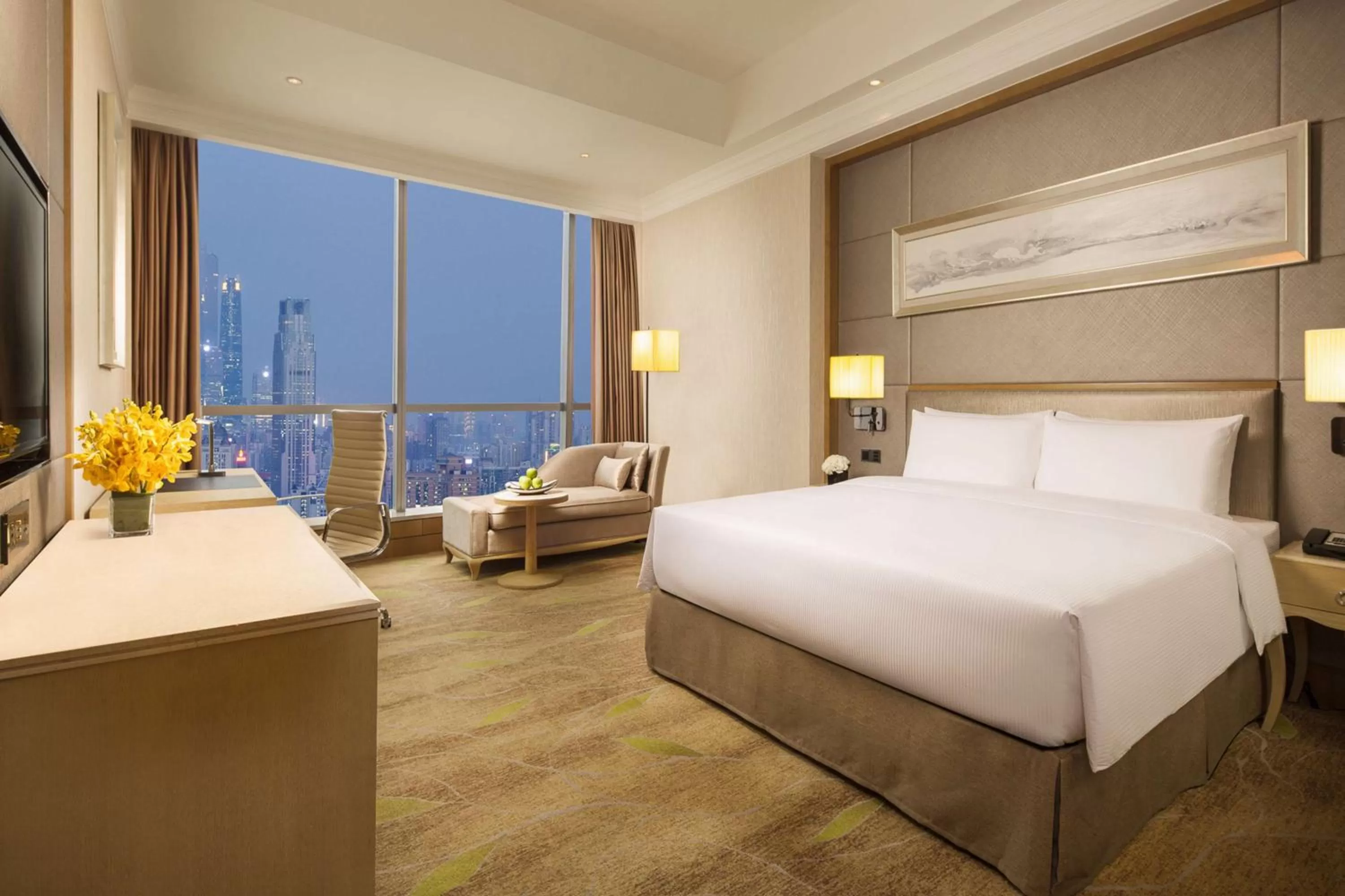 Bed in DoubleTree by Hilton Guangzhou - Near Beijing Road Pedestrian Street