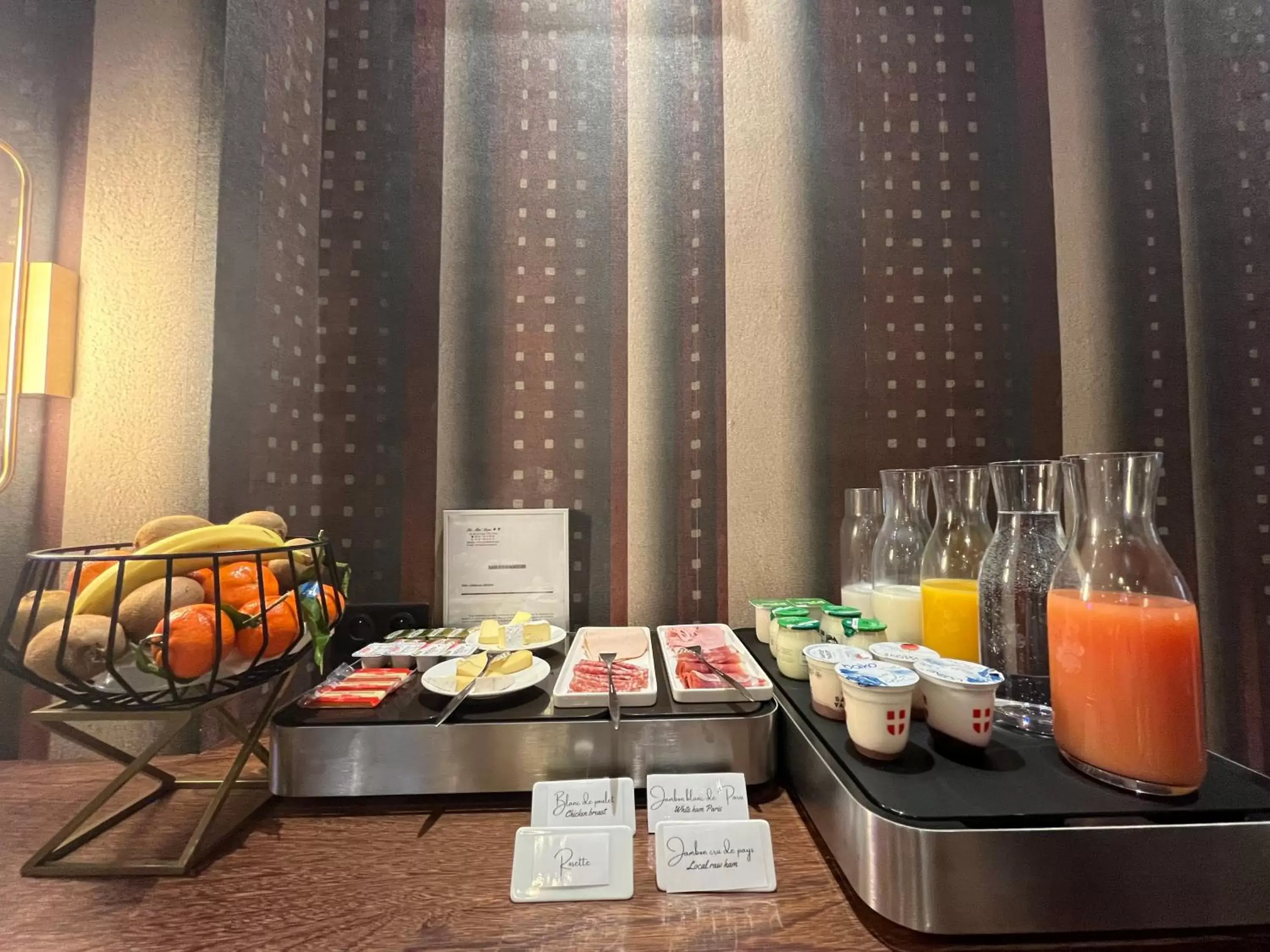 Buffet breakfast, Food in Hôtel LUX PICPUS