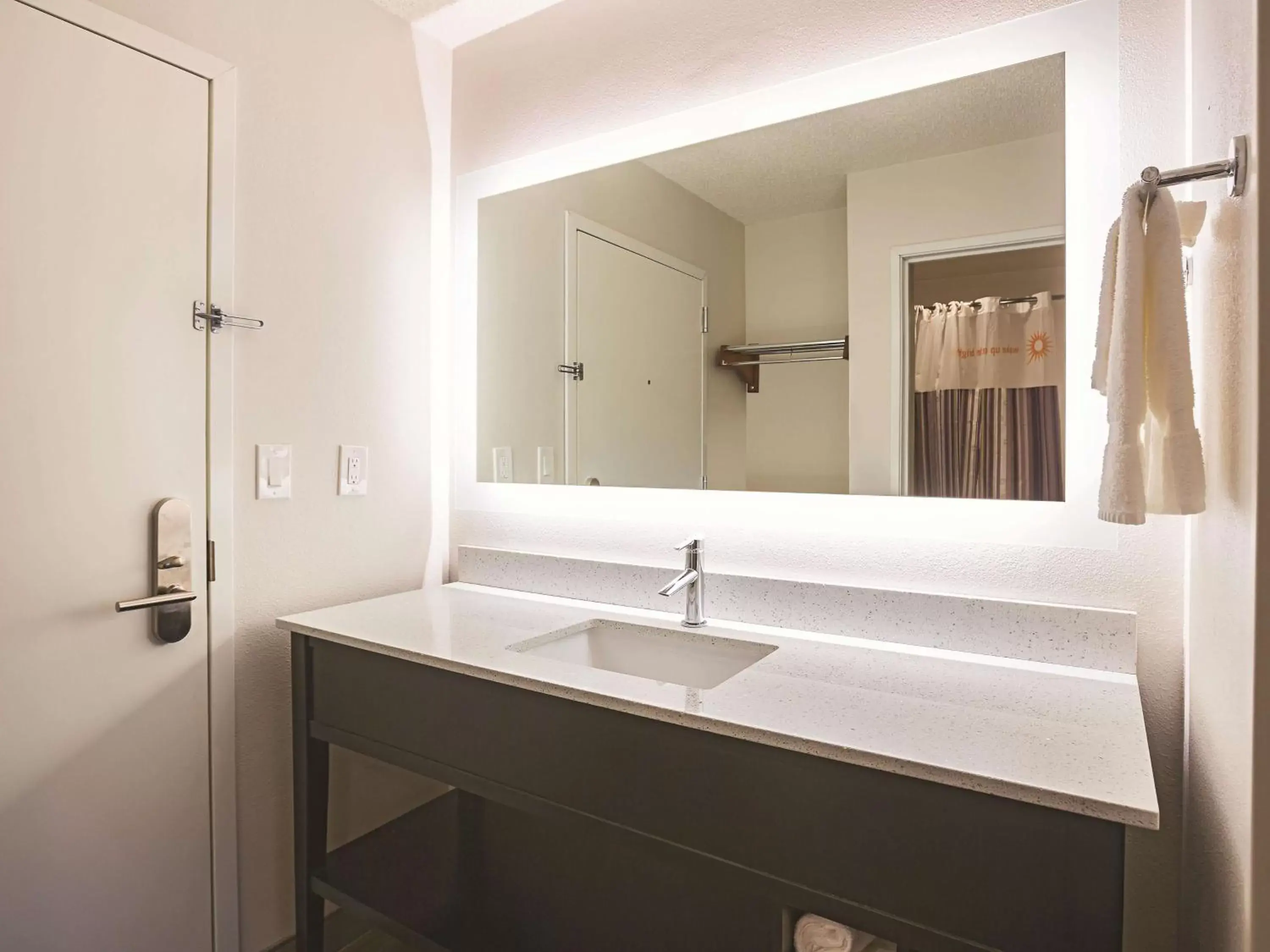 Photo of the whole room, Bathroom in La Quinta by Wyndham Atlanta Midtown - Buckhead