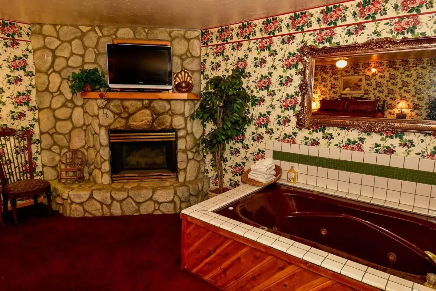 Kitchen/Kitchenette in Black Forest Lodge