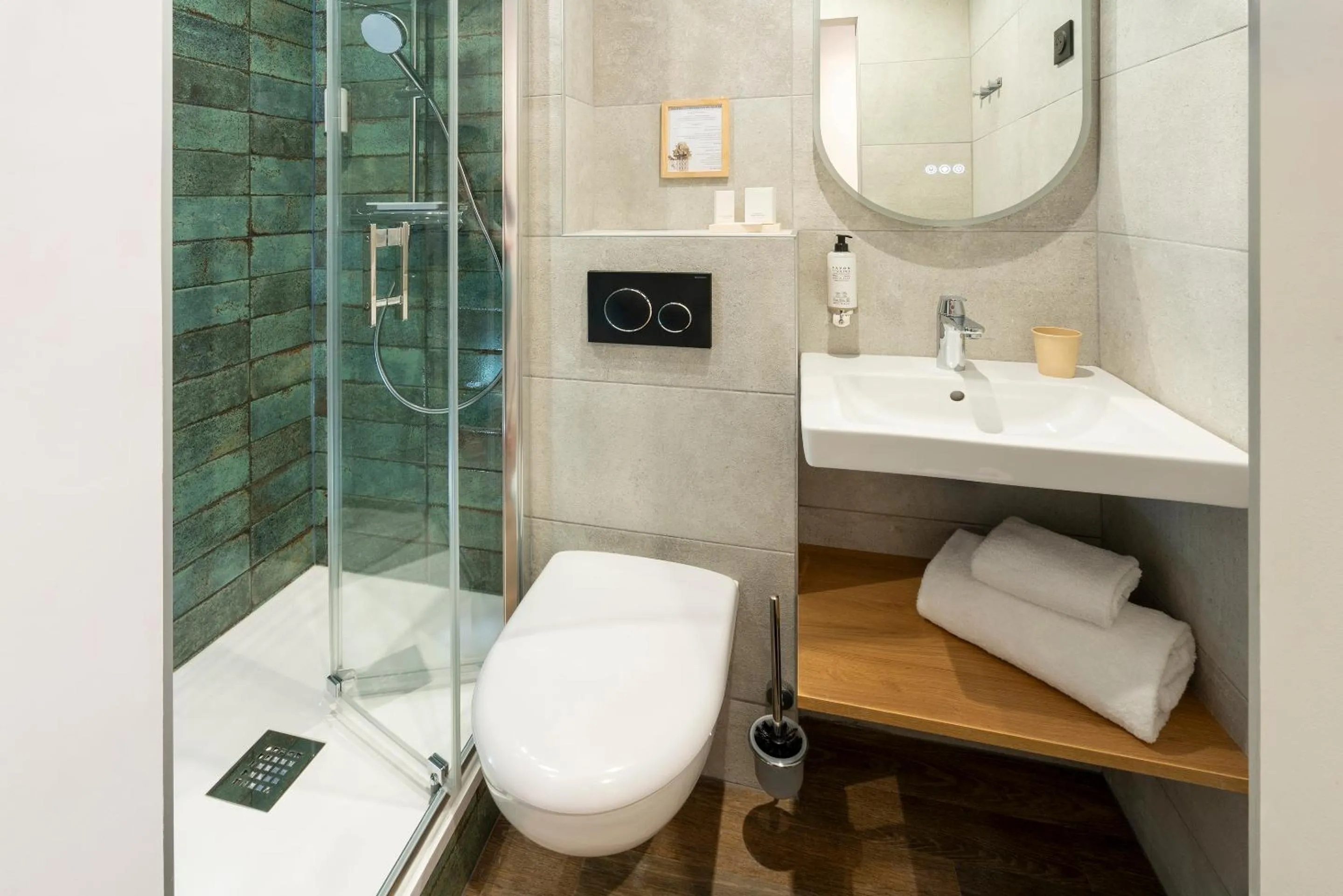 Bathroom in Hotel Apolonia Paris Mouffetard, Sure Hotel Collection by Best Western
