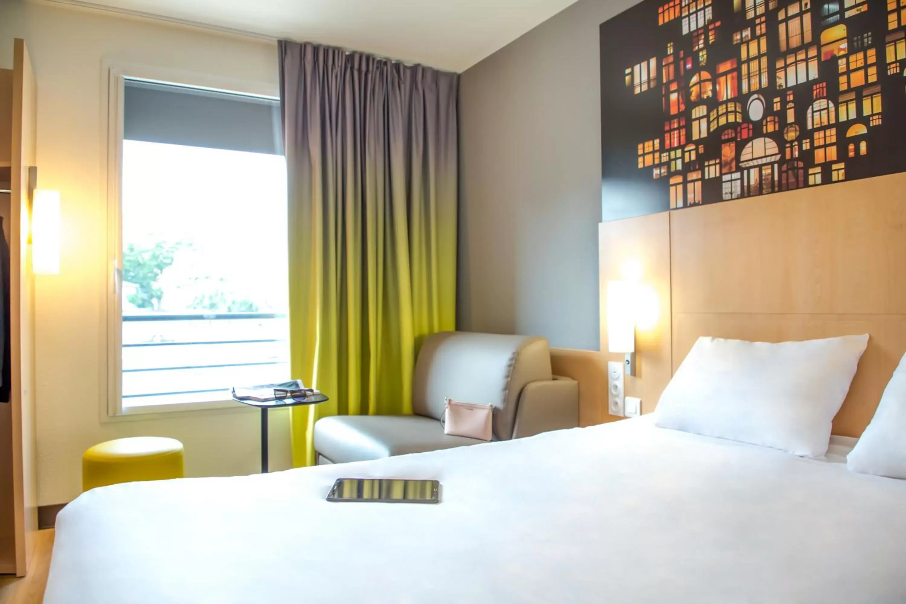 Photo of the whole room, Bed in ibis Lyon Sud Vienne Saint-Louis