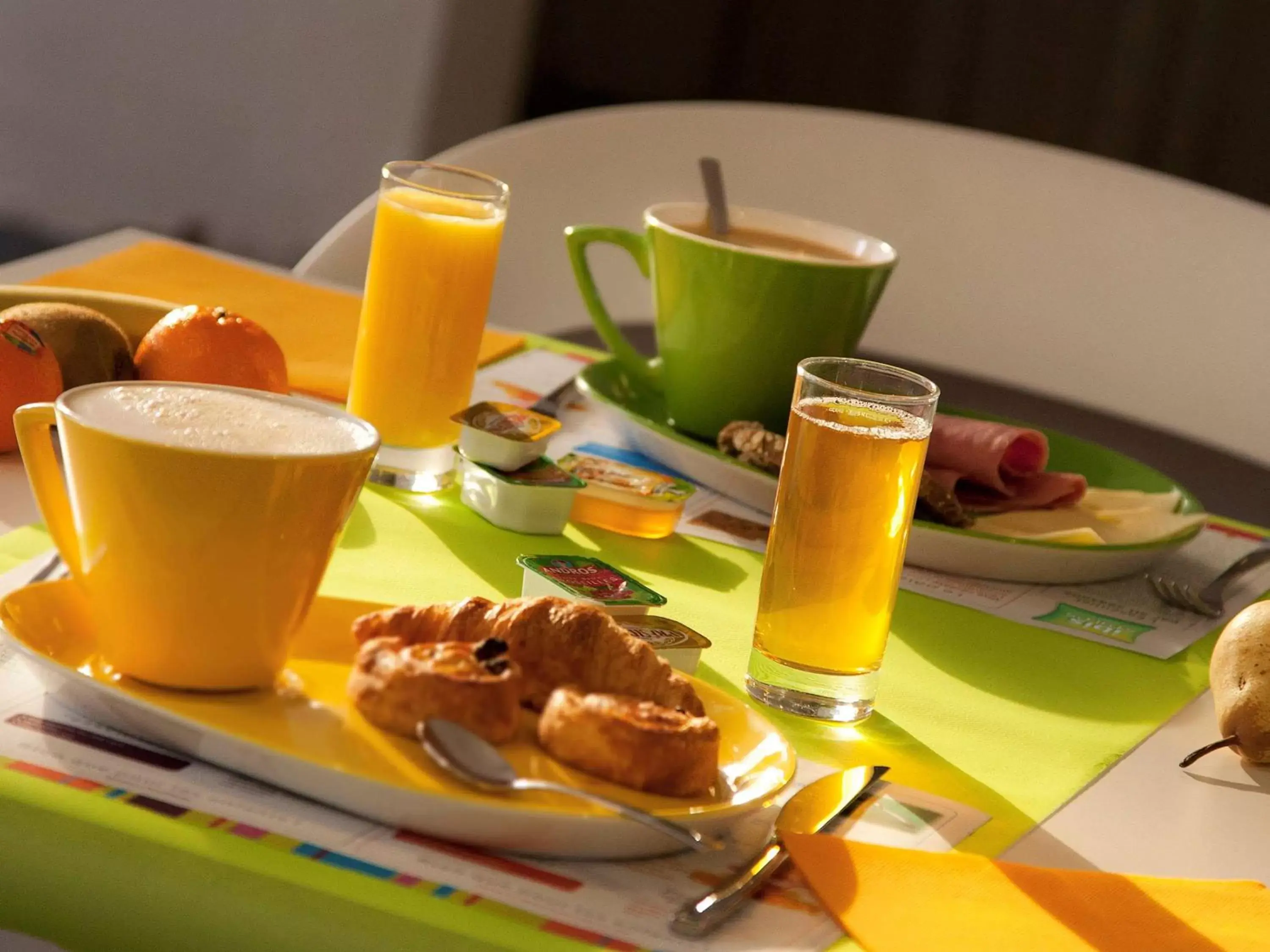 Restaurant/places to eat, Breakfast in ibis Styles Grenoble Centre Gare